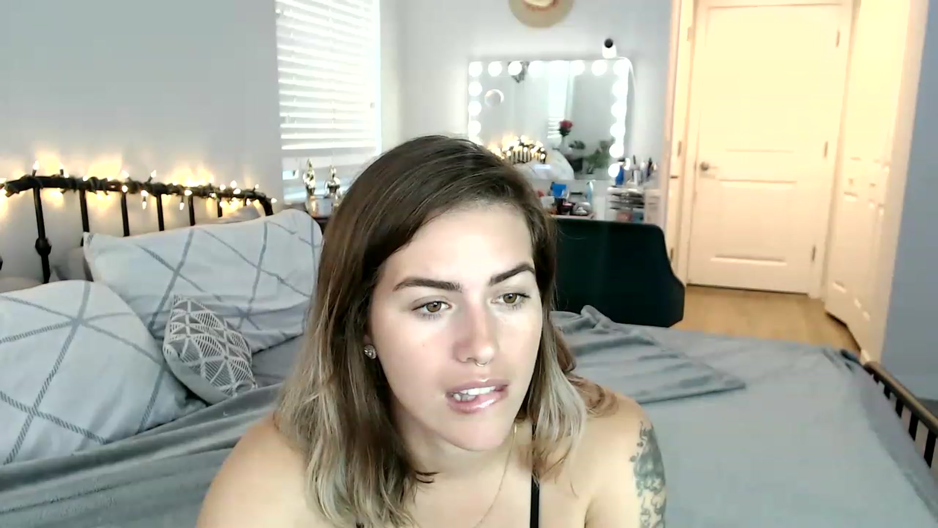 Gallery image thumbnail from Baby_Lena69's myfreecams stream on, 12/15/2022, 17:02 image 18 of 20