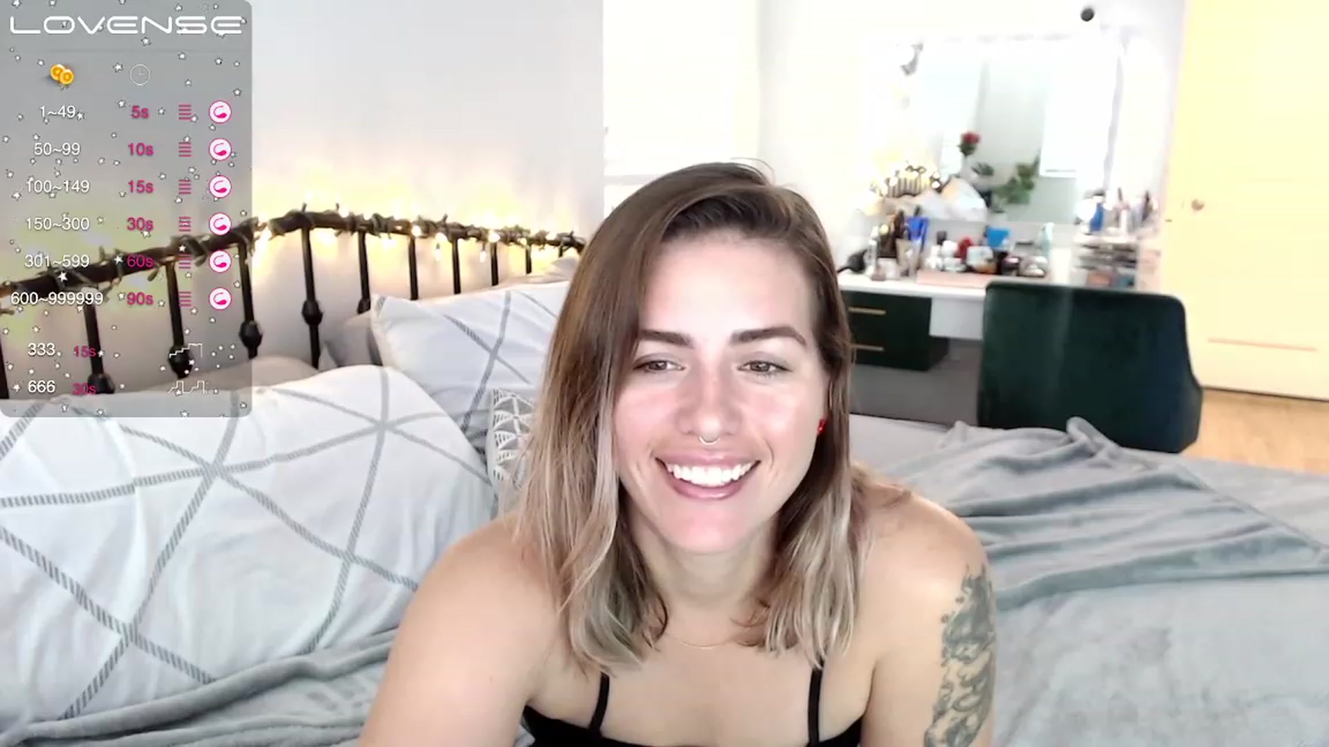 Gallery image thumbnail from Baby_Lena69's myfreecams stream on, 12/15/2022, 18:18 image 10 of 20