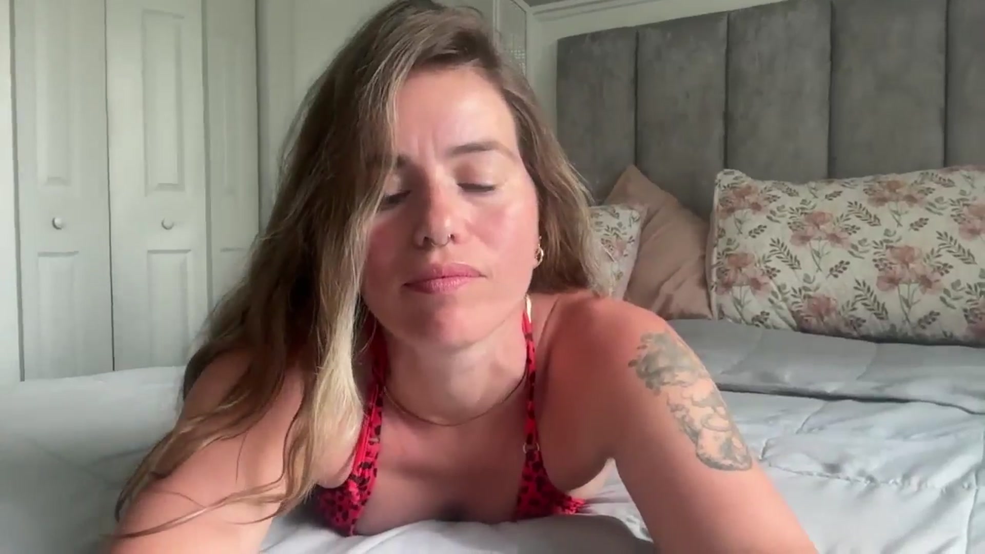 Gallery image thumbnail from Baby_Lena69's myfreecams stream on, 04/21/2025, 15:04 image 3 of 20