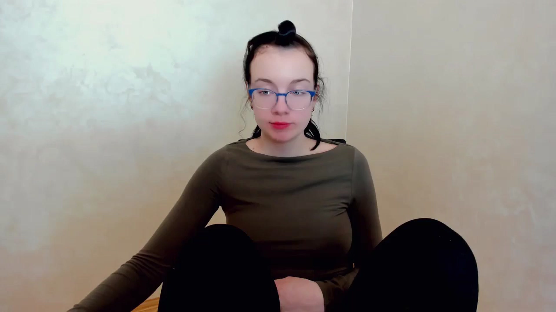 Gallery image thumbnail from Baby_Melania's myfreecams stream on, 03/30/2025, 24:00 image 9 of 20