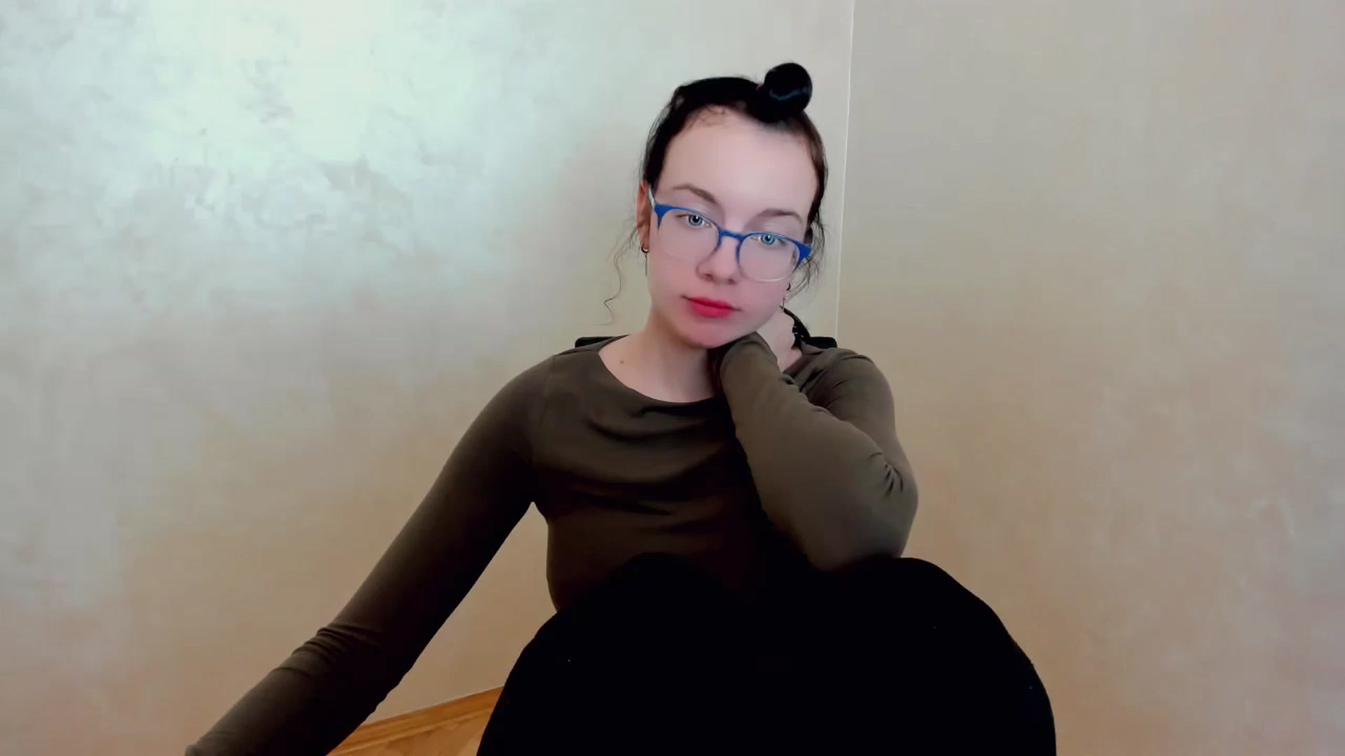 Gallery image thumbnail from Baby_Melania's myfreecams stream on, 03/30/2025, 24:00 image 12 of 20