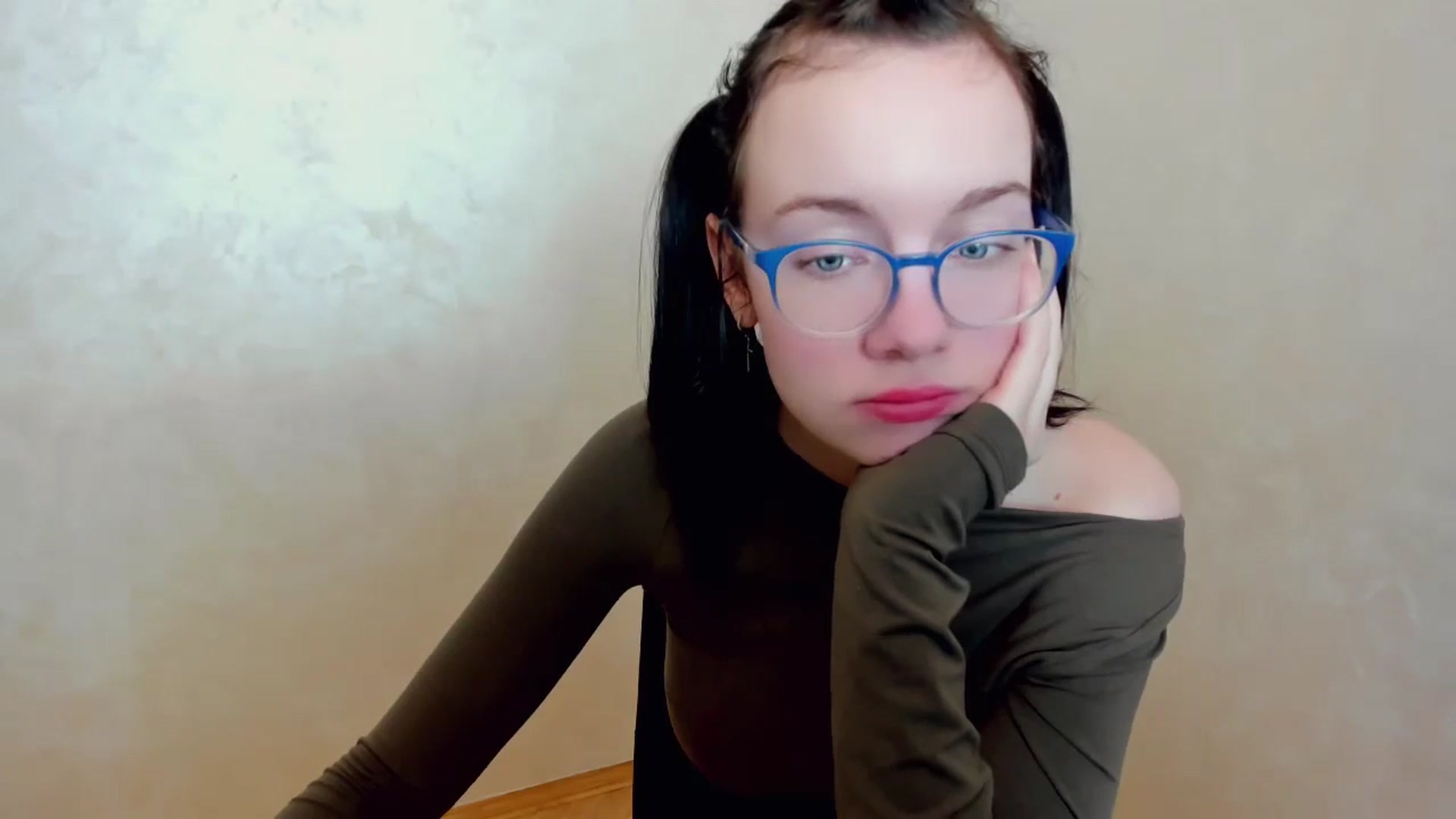 Gallery image thumbnail from Baby_Melania's myfreecams stream on, 03/30/2025, 19:10 image 8 of 20
