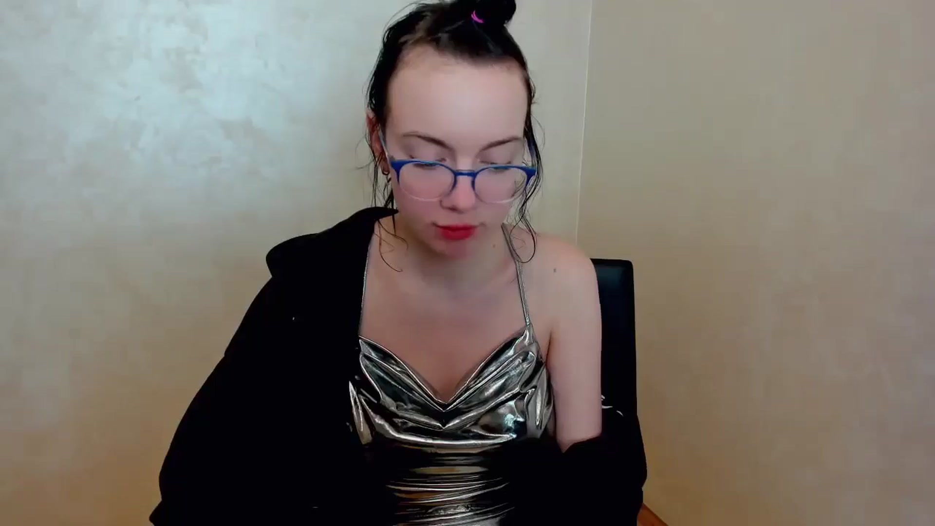 Gallery image thumbnail from Baby_Melania's myfreecams stream on, 03/31/2025, 21:50 image 16 of 20