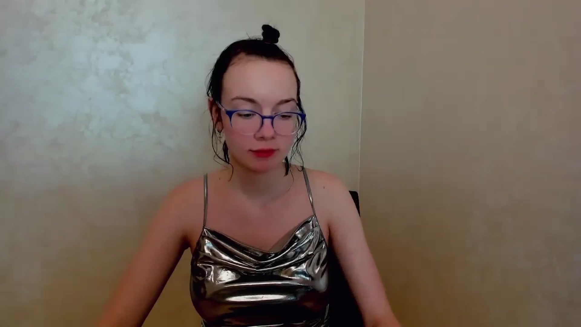 Gallery image thumbnail from Baby_Melania's myfreecams stream on, 04/01/2025, 24:14 image 5 of 20