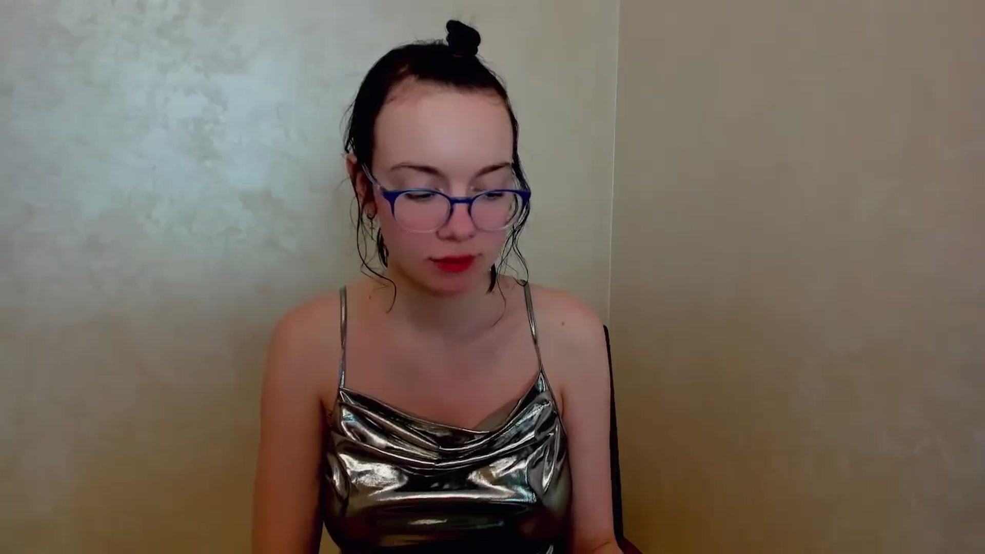 Gallery image thumbnail from Baby_Melania's myfreecams stream on, 04/01/2025, 24:14 image 8 of 20
