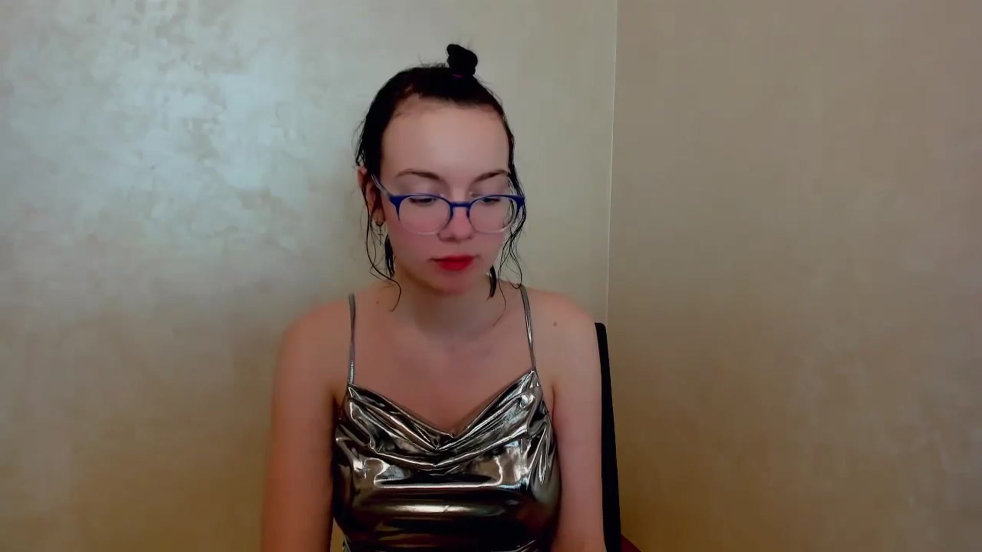 Gallery image thumbnail from Baby_Melania's myfreecams stream on, 04/01/2025, 24:14 image 4 of 20