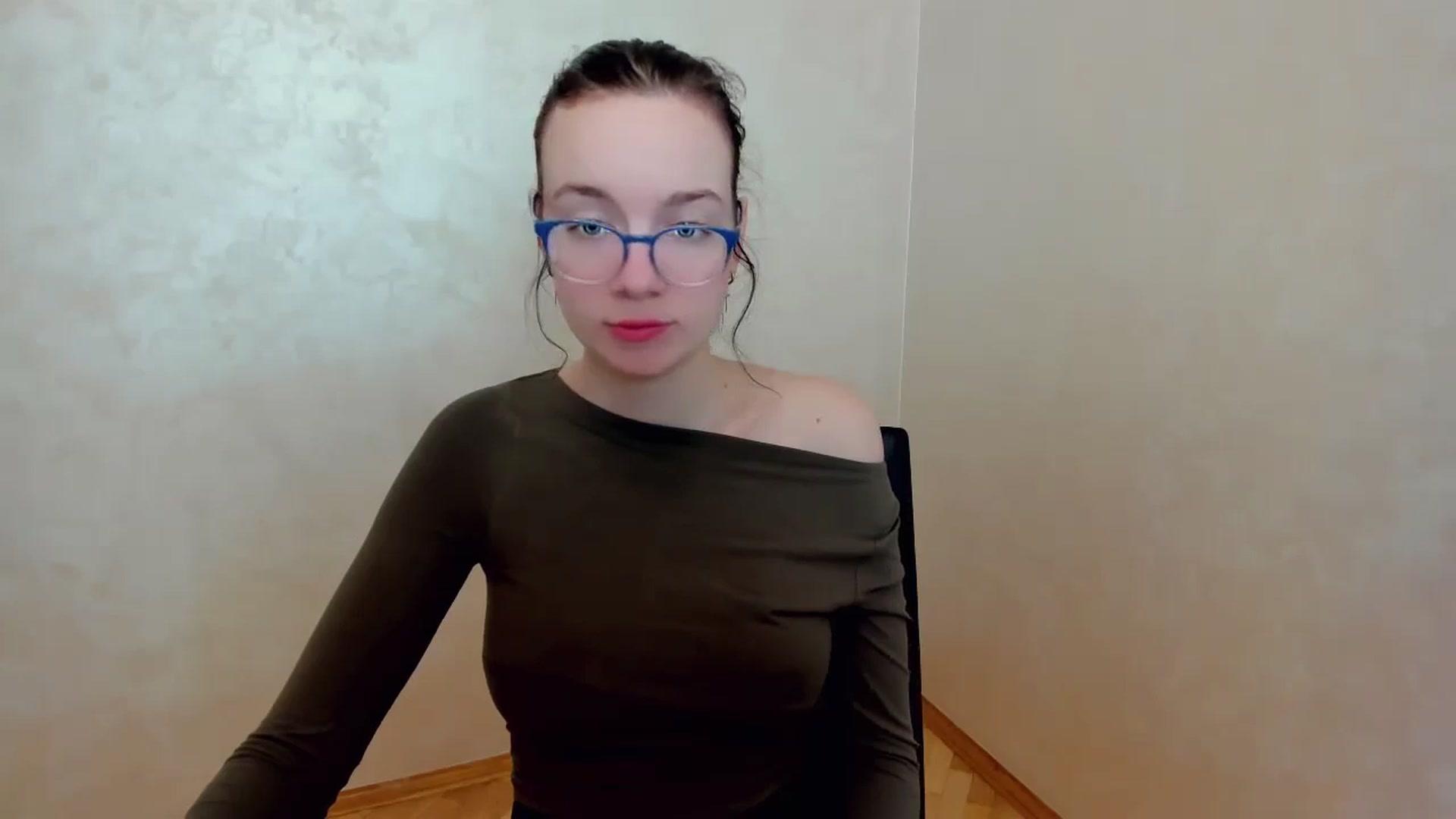 Gallery image thumbnail from Baby_Melania's myfreecams stream on, 04/04/2025, 19:39 image 13 of 20