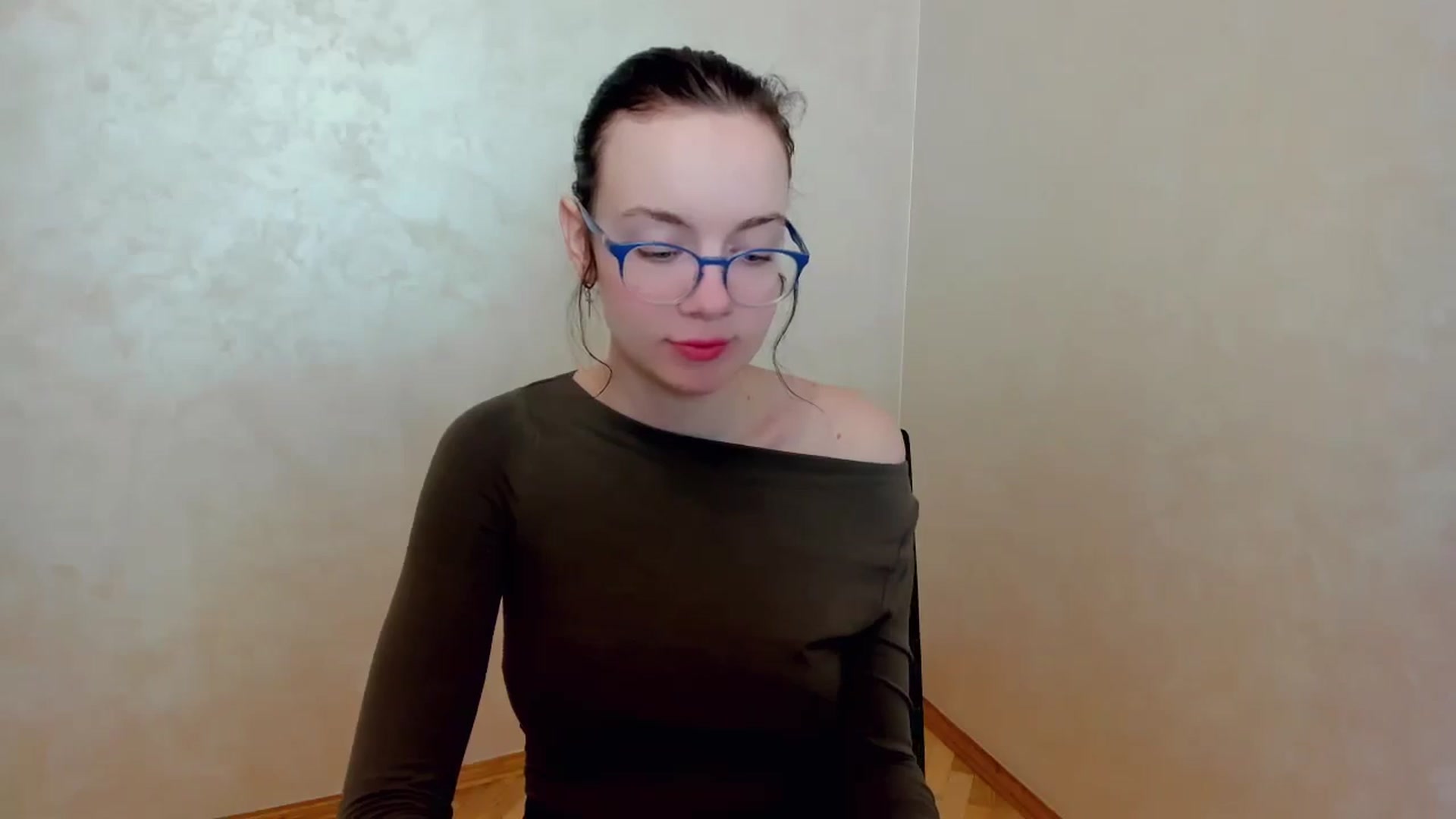 Gallery image thumbnail from Baby_Melania's myfreecams stream on, 04/04/2025, 19:39 image 17 of 20