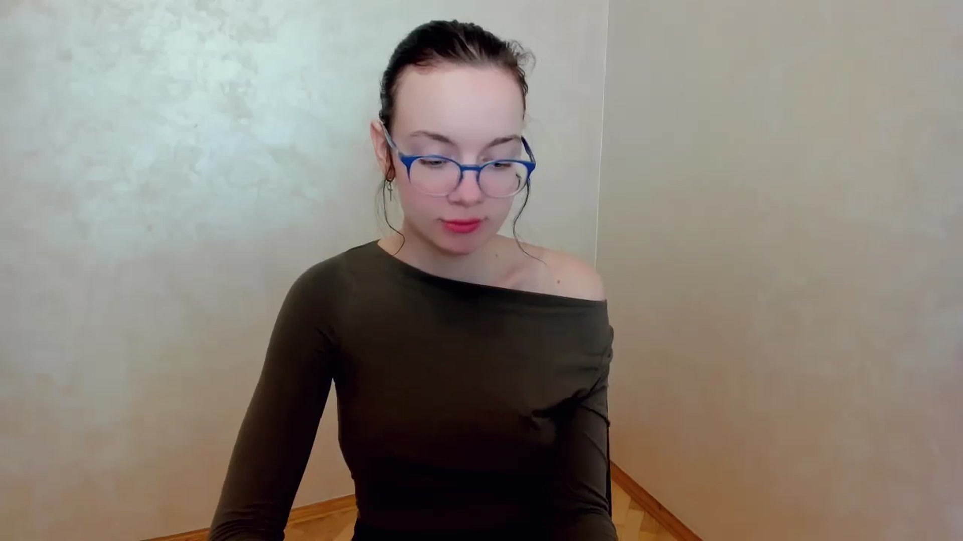 Gallery image thumbnail from Baby_Melania's myfreecams stream on, 04/04/2025, 19:39 image 16 of 20
