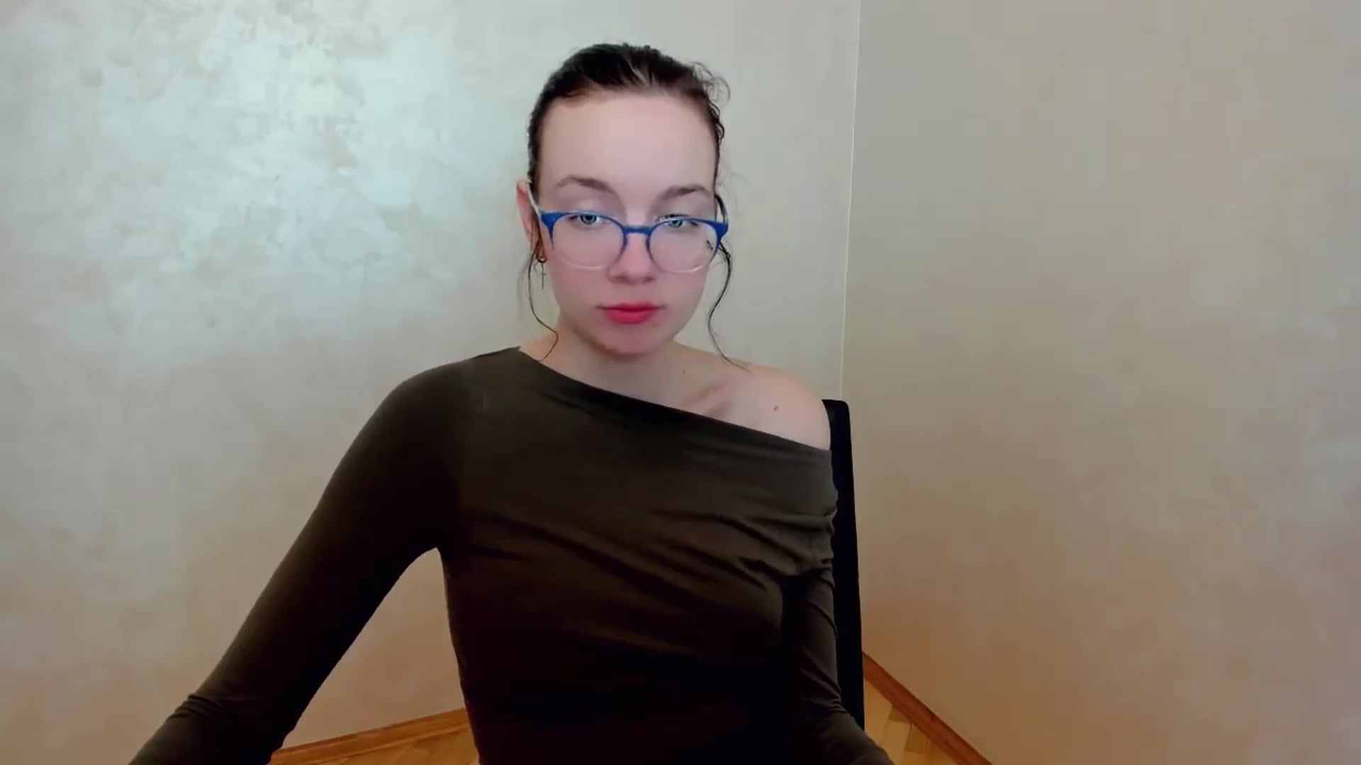 Gallery image thumbnail from Baby_Melania's myfreecams stream on, 04/04/2025, 19:39 image 14 of 20