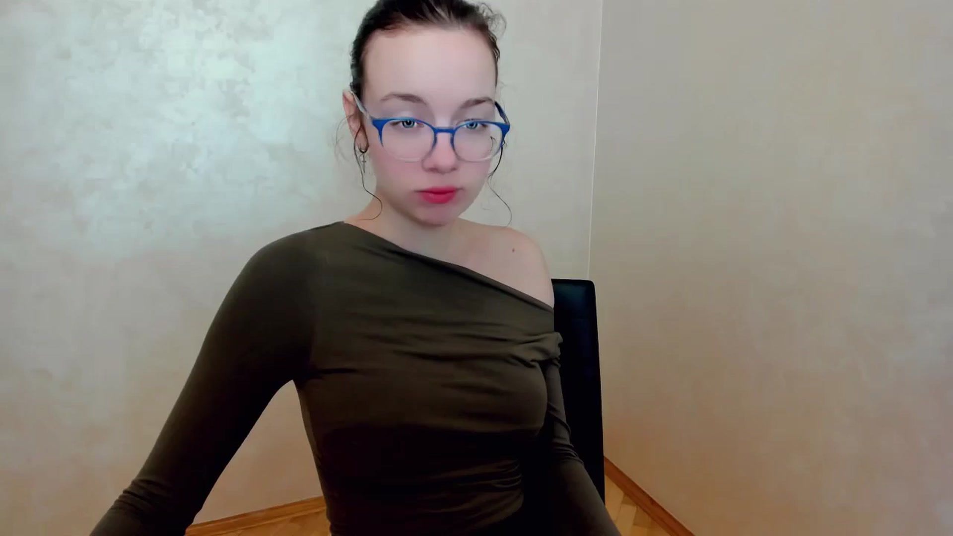 Gallery image thumbnail from Baby_Melania's myfreecams stream on, 04/04/2025, 19:39 image 4 of 20