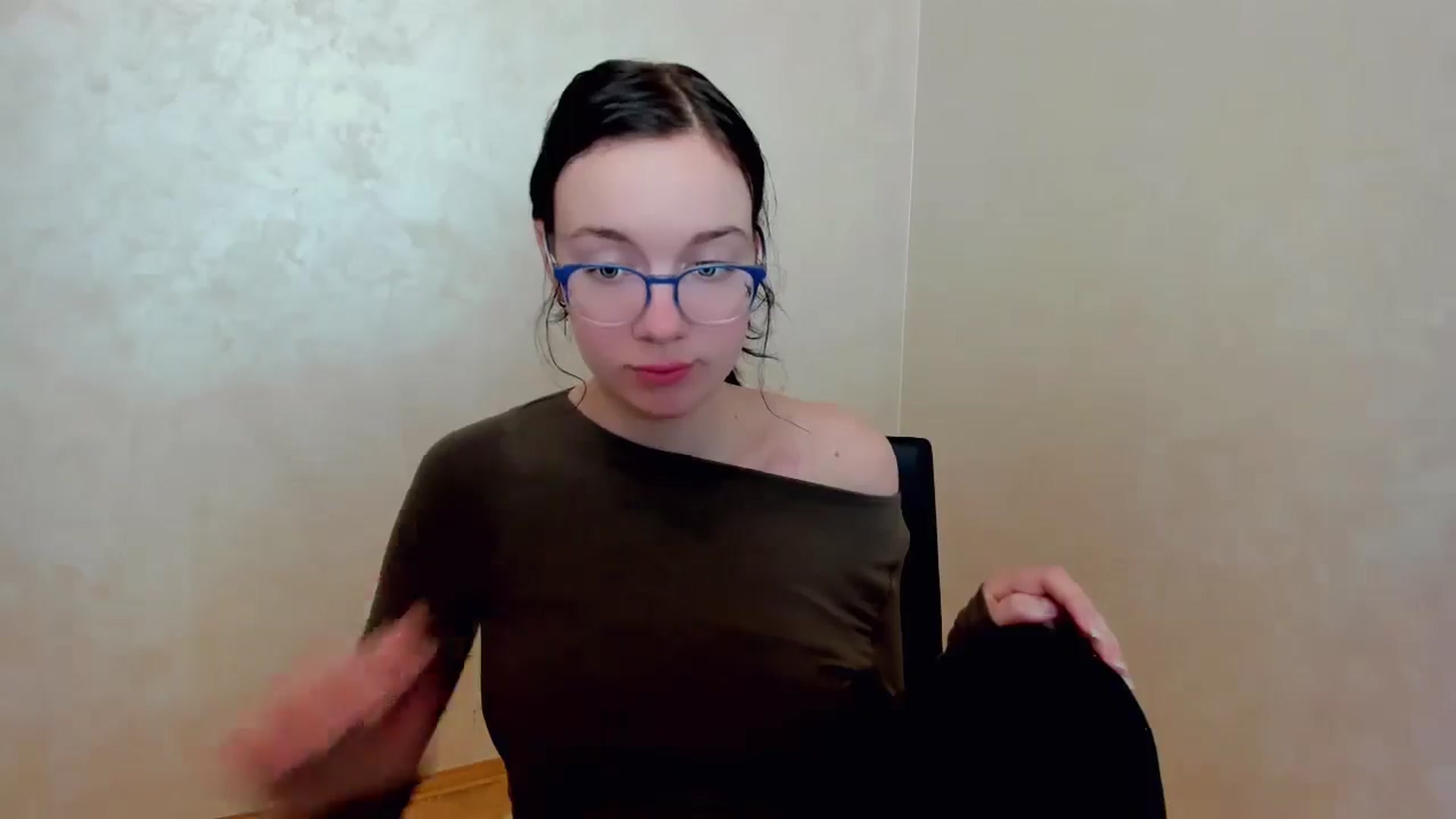 Gallery image thumbnail from Baby_Melania's myfreecams stream on, 04/04/2025, 20:49 image 4 of 20