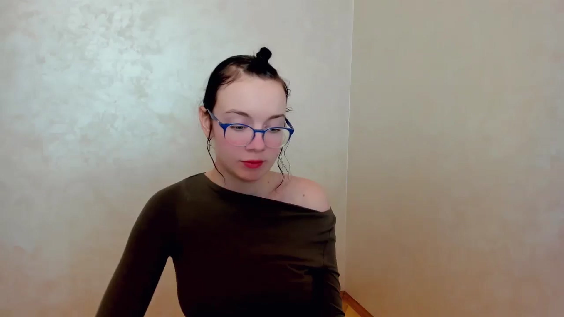 Gallery image thumbnail from Baby_Melania's myfreecams stream on, 04/05/2025, 21:30 image 8 of 20