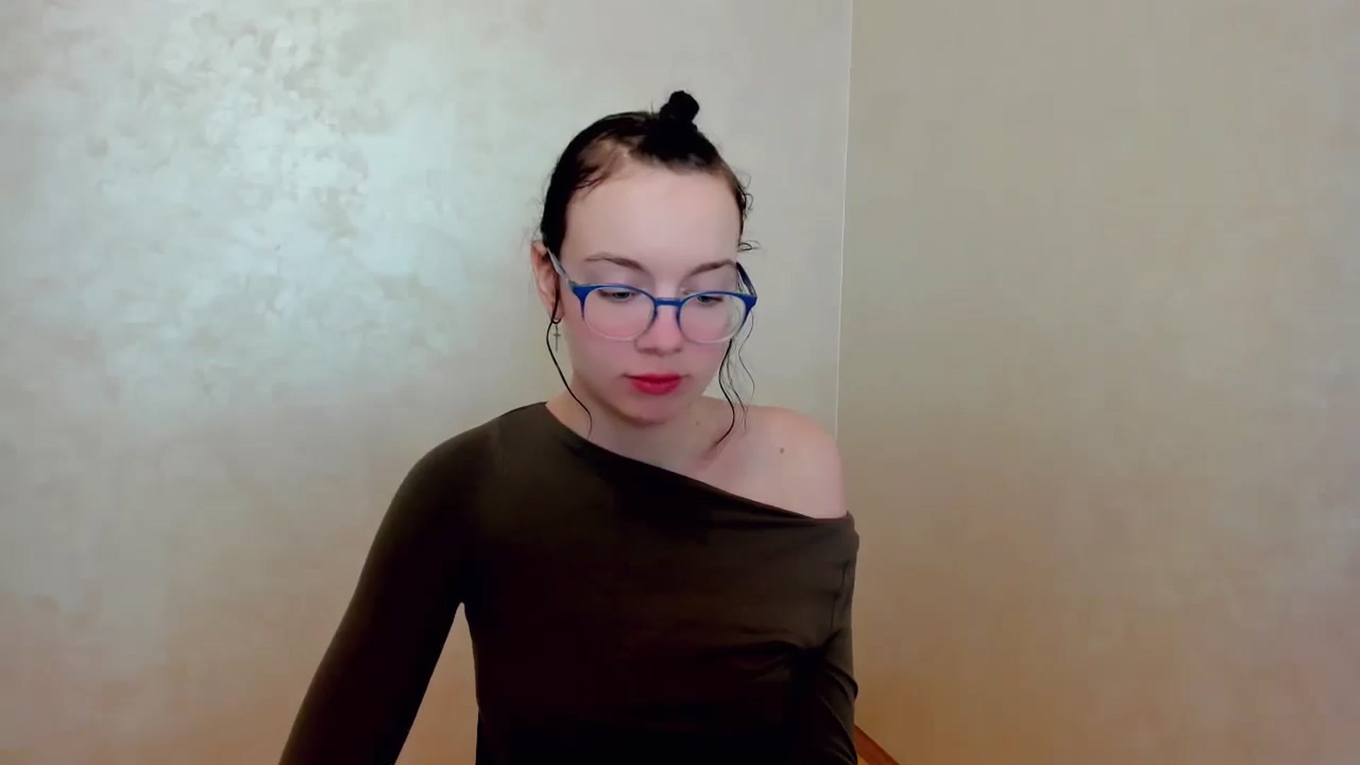 Gallery image thumbnail from Baby_Melania's myfreecams stream on, 04/05/2025, 21:30 image 15 of 20