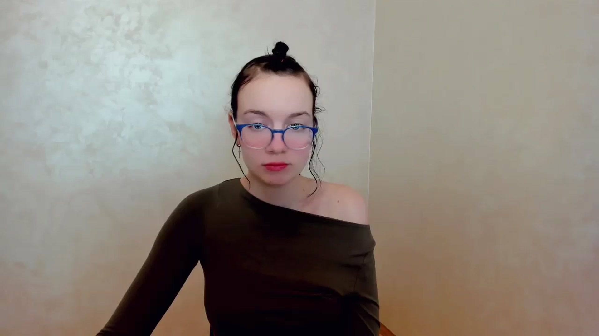 Gallery image thumbnail from Baby_Melania's myfreecams stream on, 04/05/2025, 21:30 image 19 of 20