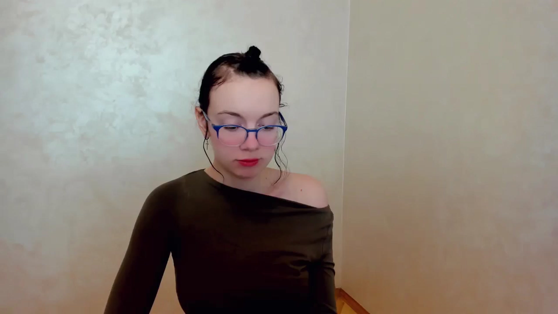 Gallery image thumbnail from Baby_Melania's myfreecams stream on, 04/05/2025, 21:30 image 7 of 20