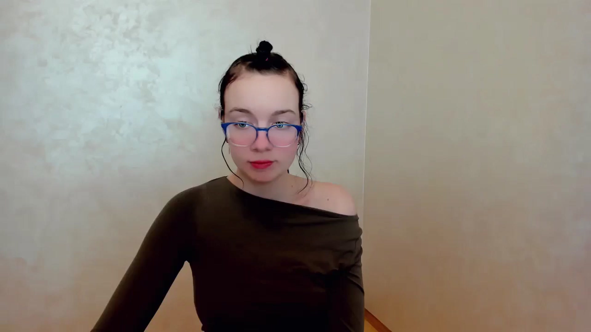 Gallery image thumbnail from Baby_Melania's myfreecams stream on, 04/05/2025, 21:30 image 4 of 20