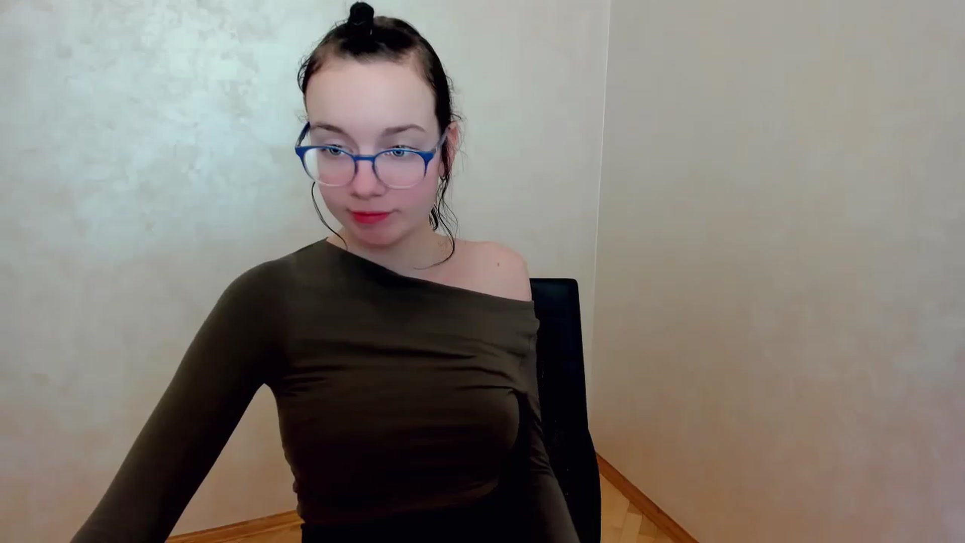 Gallery image thumbnail from Baby_Melania's myfreecams stream on, 04/05/2025, 23:08 image 10 of 20
