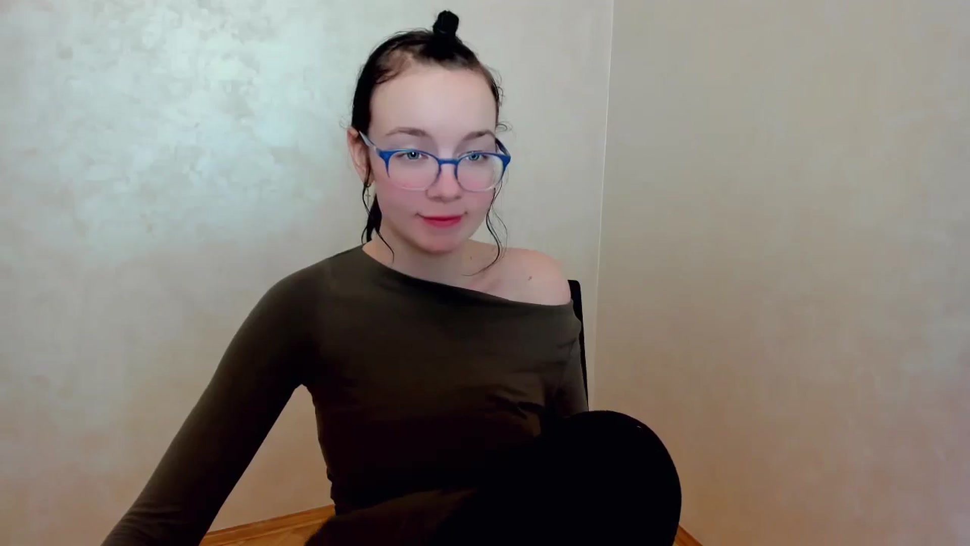Gallery image thumbnail from Baby_Melania's myfreecams stream on, 04/05/2025, 23:08 image 12 of 20