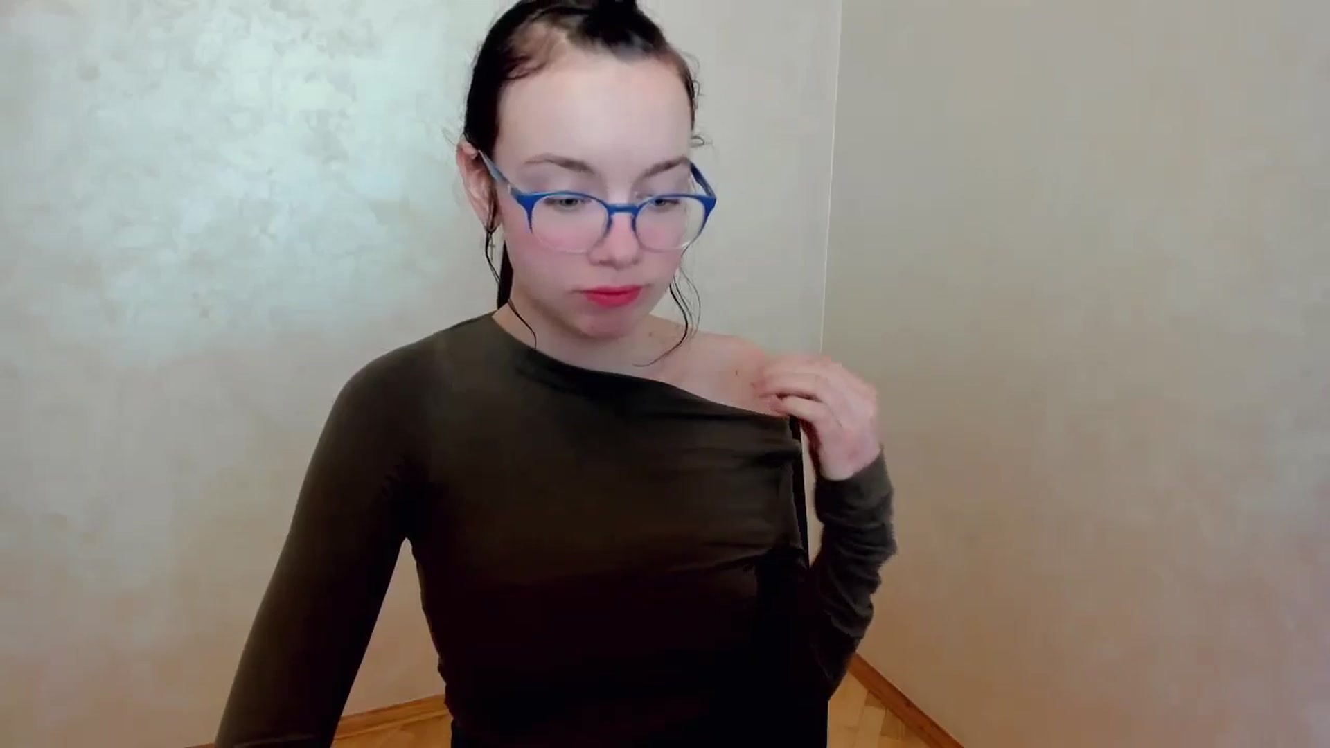 Gallery image thumbnail from Baby_Melania's myfreecams stream on, 04/05/2025, 23:08 image 20 of 20