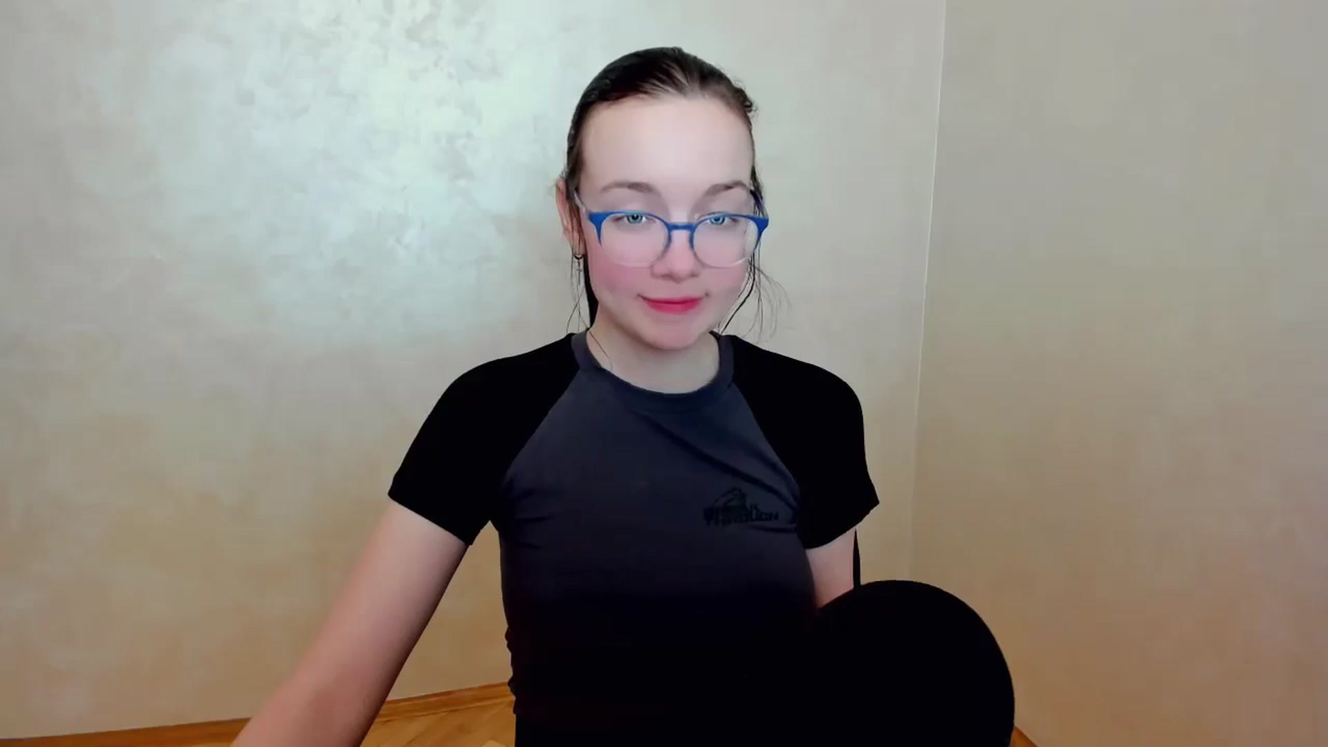 Gallery image thumbnail from Baby_Melania's myfreecams stream on, 04/12/2025, 19:21 image 17 of 20