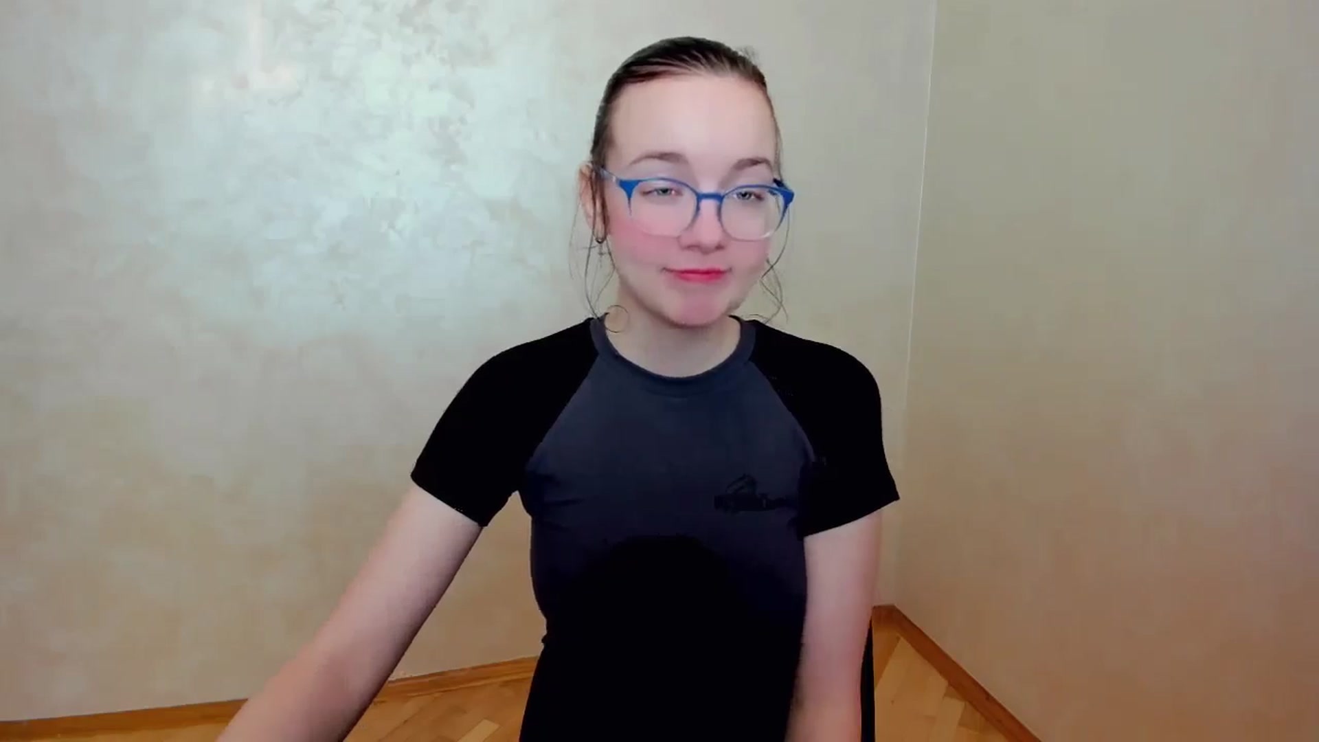 Gallery image thumbnail from Baby_Melania's myfreecams stream on, 04/13/2025, 16:13 image 9 of 20