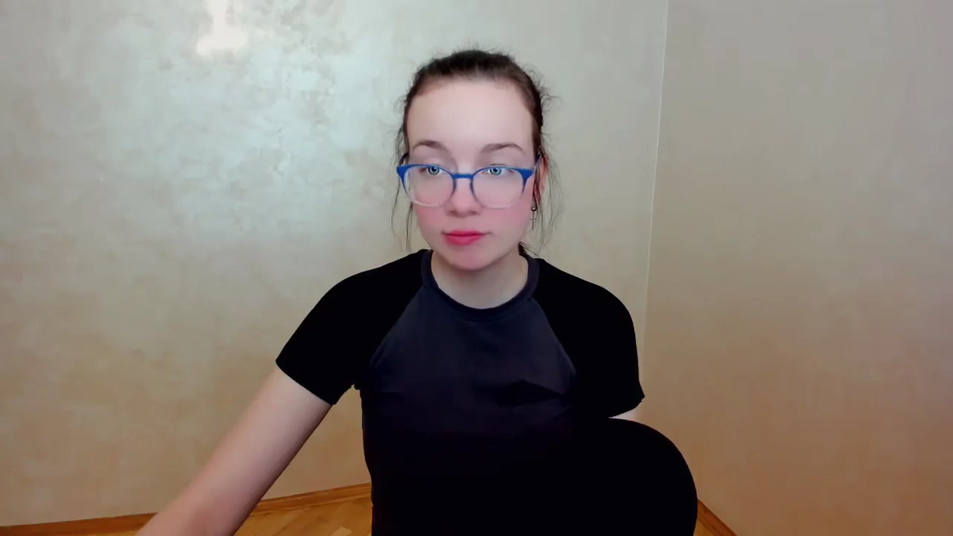 Gallery image thumbnail from Baby_Melania's myfreecams stream on, 04/14/2025, 16:22 image 10 of 20