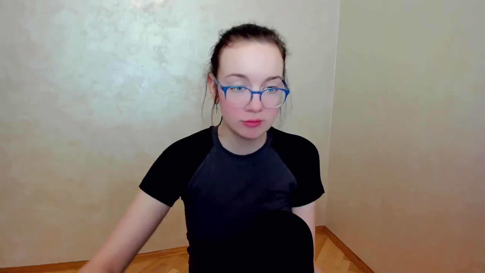 Gallery image thumbnail from Baby_Melania's myfreecams stream on, 04/14/2025, 16:22 image 14 of 20