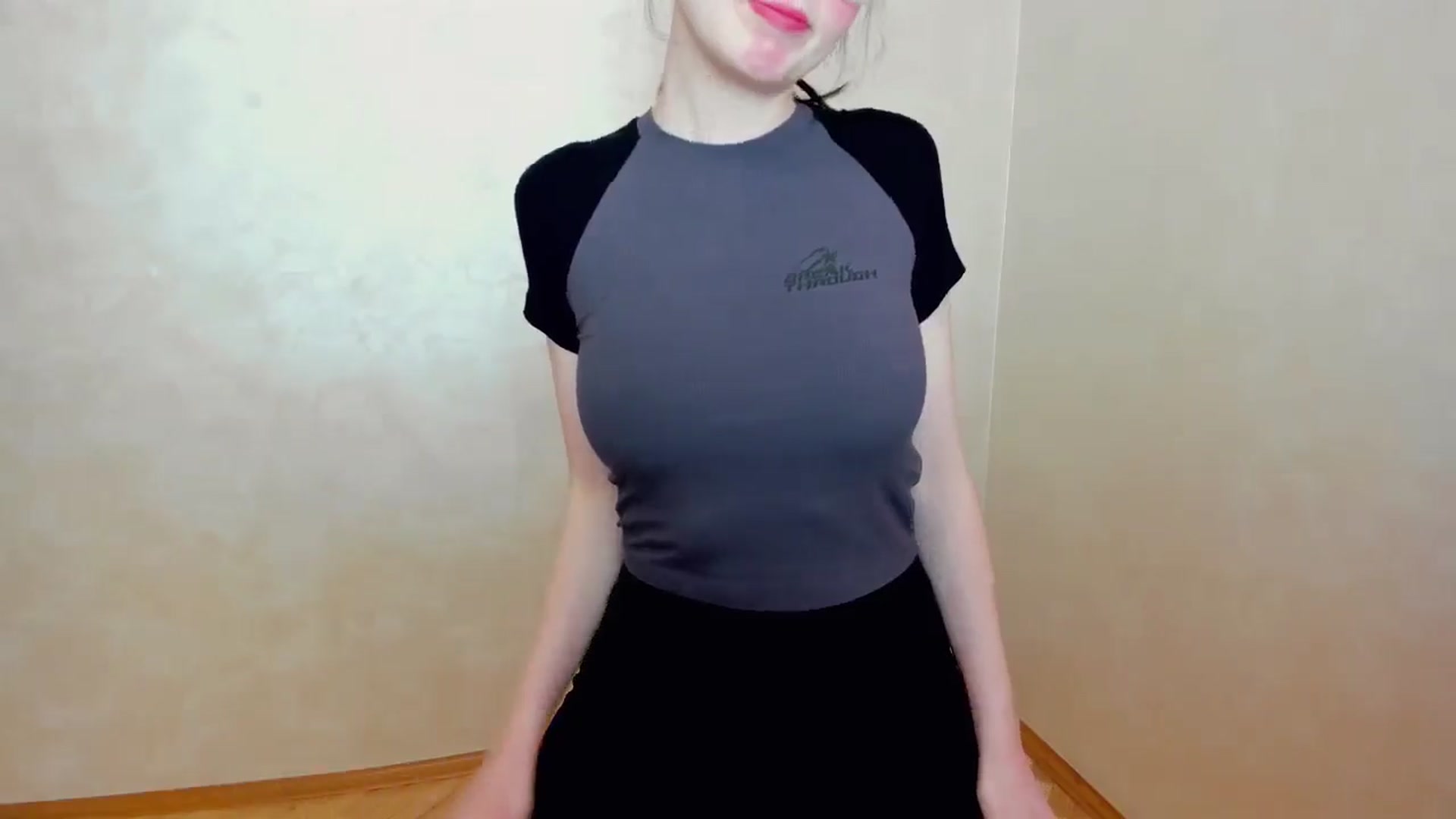 Gallery image thumbnail from Baby_Melania's myfreecams stream on, 04/14/2025, 16:22 image 15 of 20