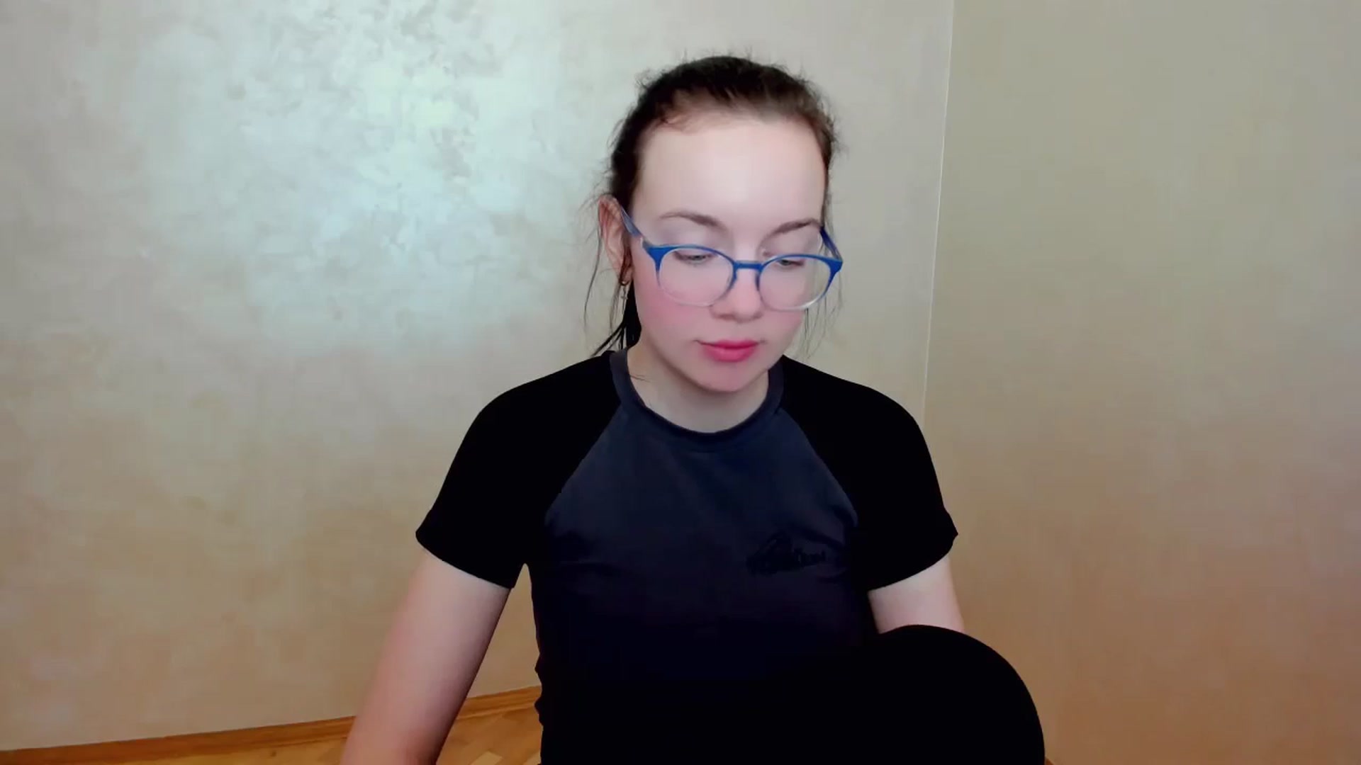 Gallery image thumbnail from Baby_Melania's myfreecams stream on, 04/14/2025, 16:22 image 16 of 20