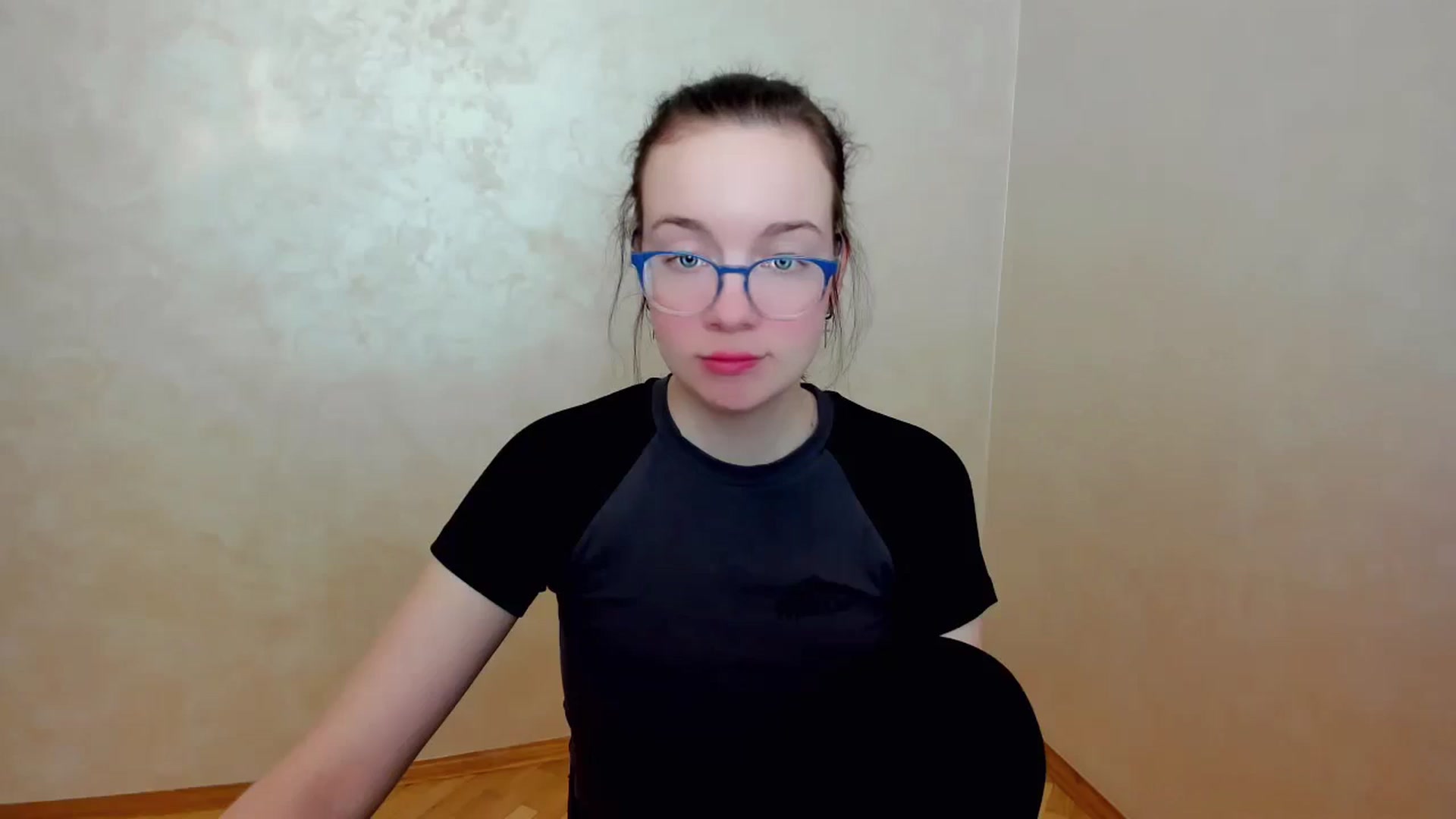 Gallery image thumbnail from Baby_Melania's myfreecams stream on, 04/14/2025, 16:22 image 5 of 20