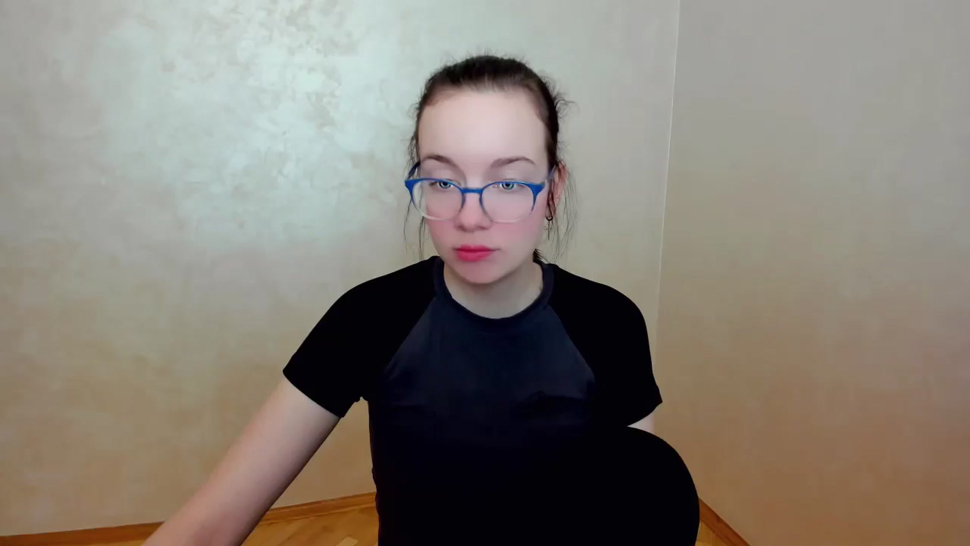 Gallery image thumbnail from Baby_Melania's myfreecams stream on, 04/14/2025, 16:22 image 6 of 20