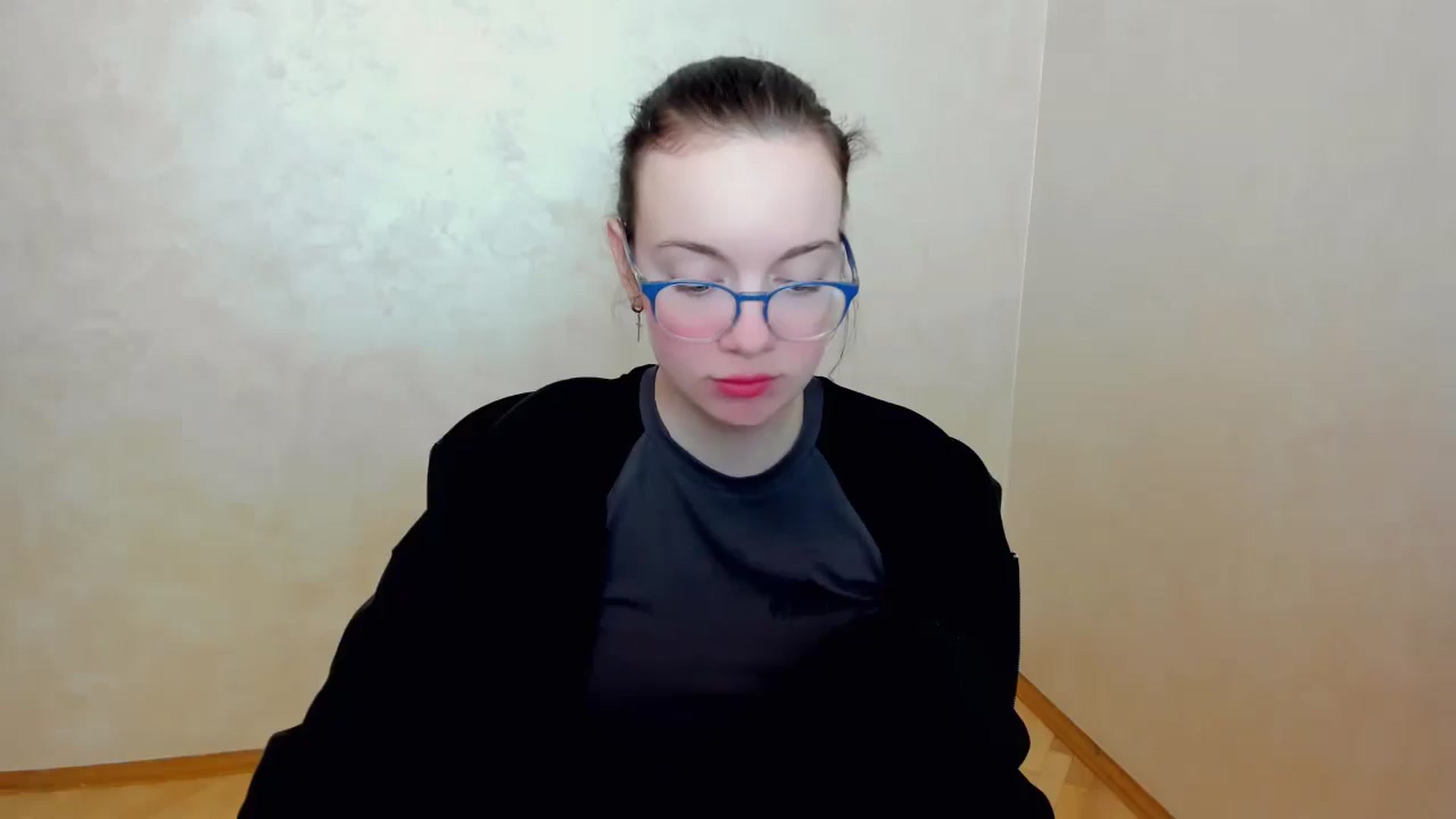 Gallery image thumbnail from Baby_Melania's myfreecams stream on, 04/14/2025, 18:09 image 5 of 20