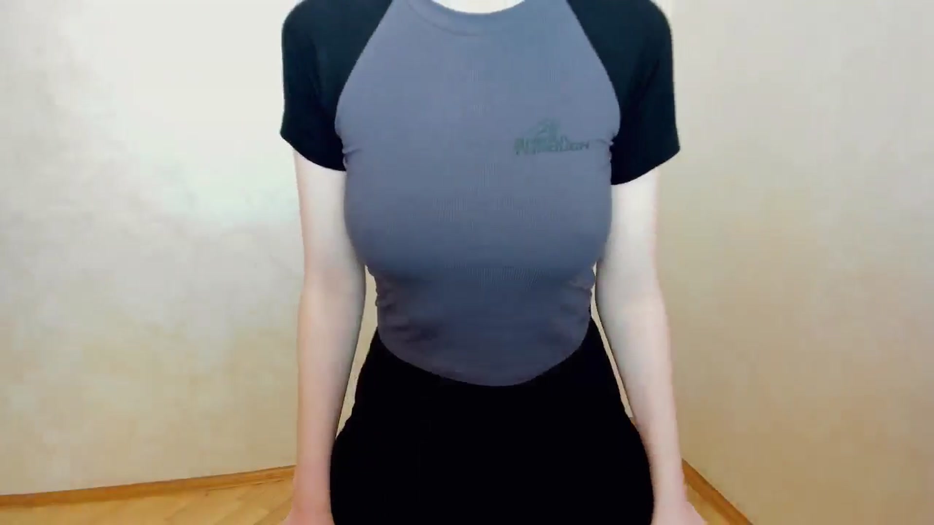 Gallery image thumbnail from Baby_Melania's myfreecams stream on, 04/14/2025, 18:09 image 16 of 20
