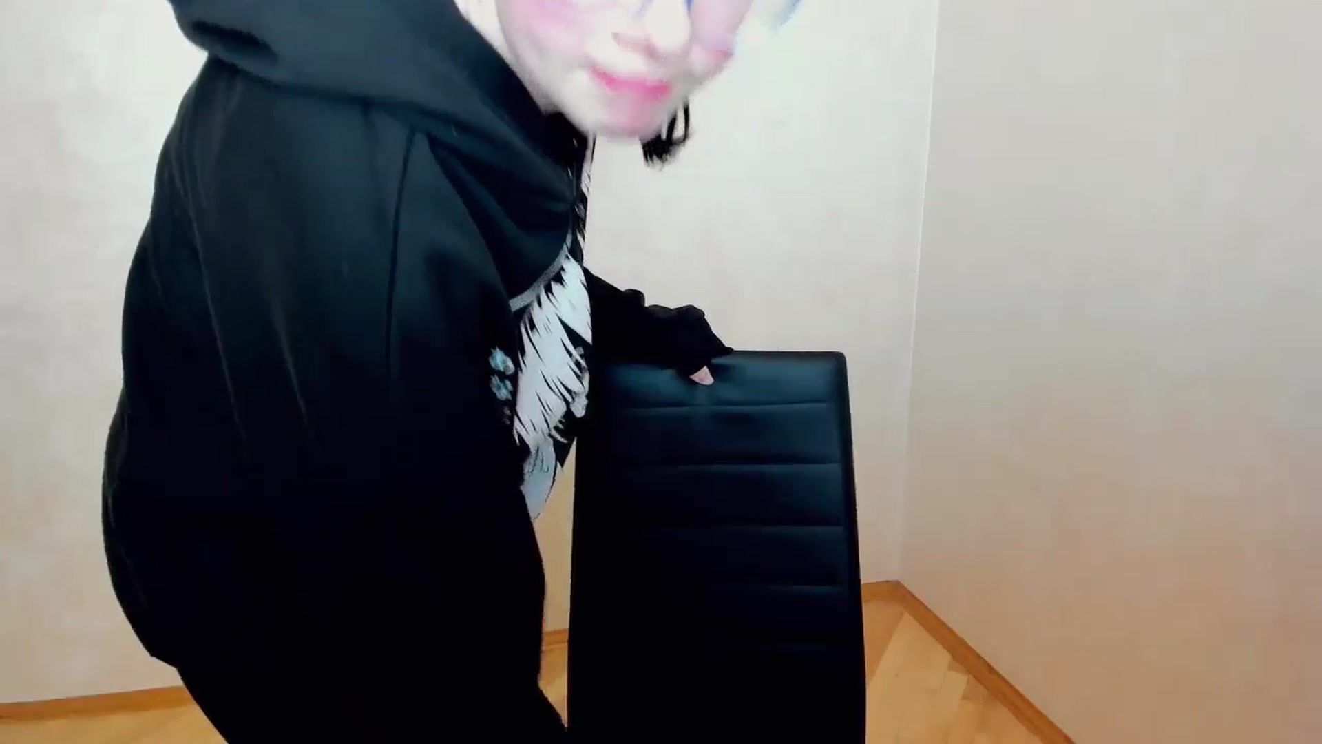 Gallery image thumbnail from Baby_Melania's myfreecams stream on, 04/14/2025, 19:25 image 5 of 20