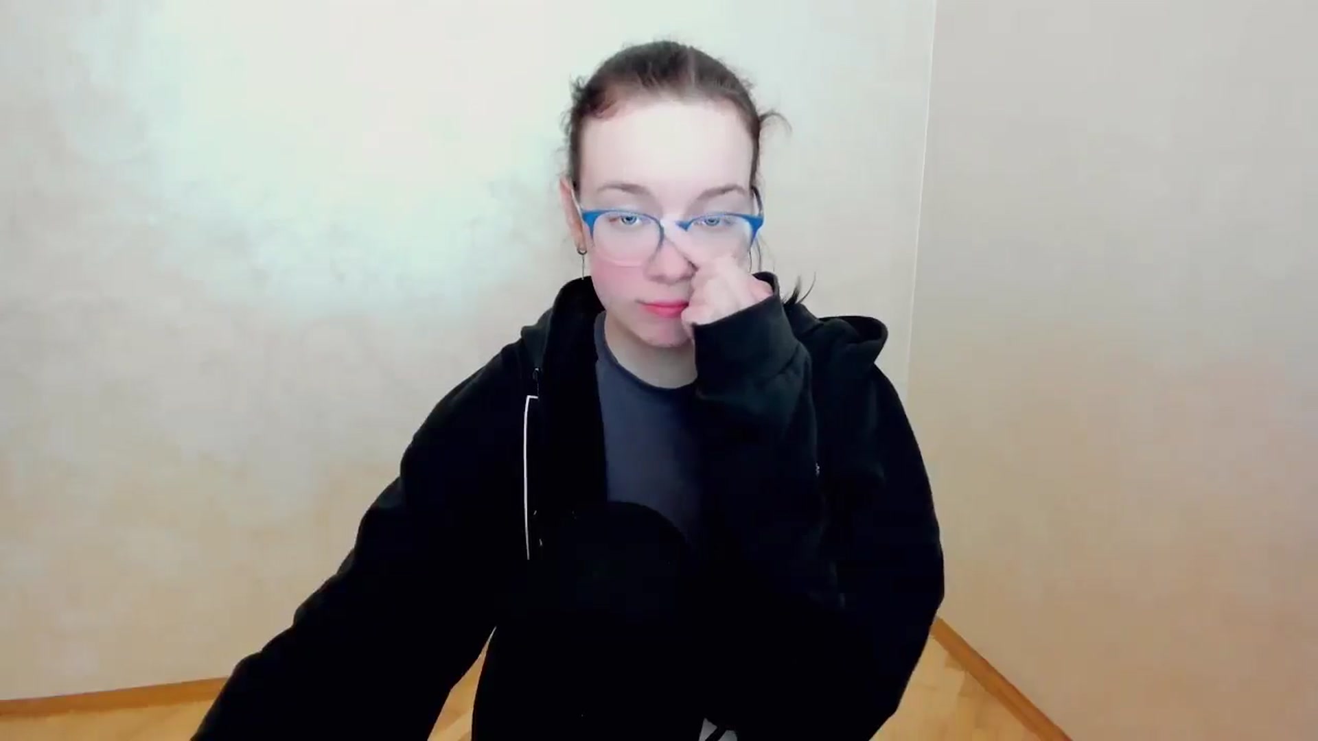 Gallery image thumbnail from Baby_Melania's myfreecams stream on, 04/14/2025, 19:25 image 11 of 20
