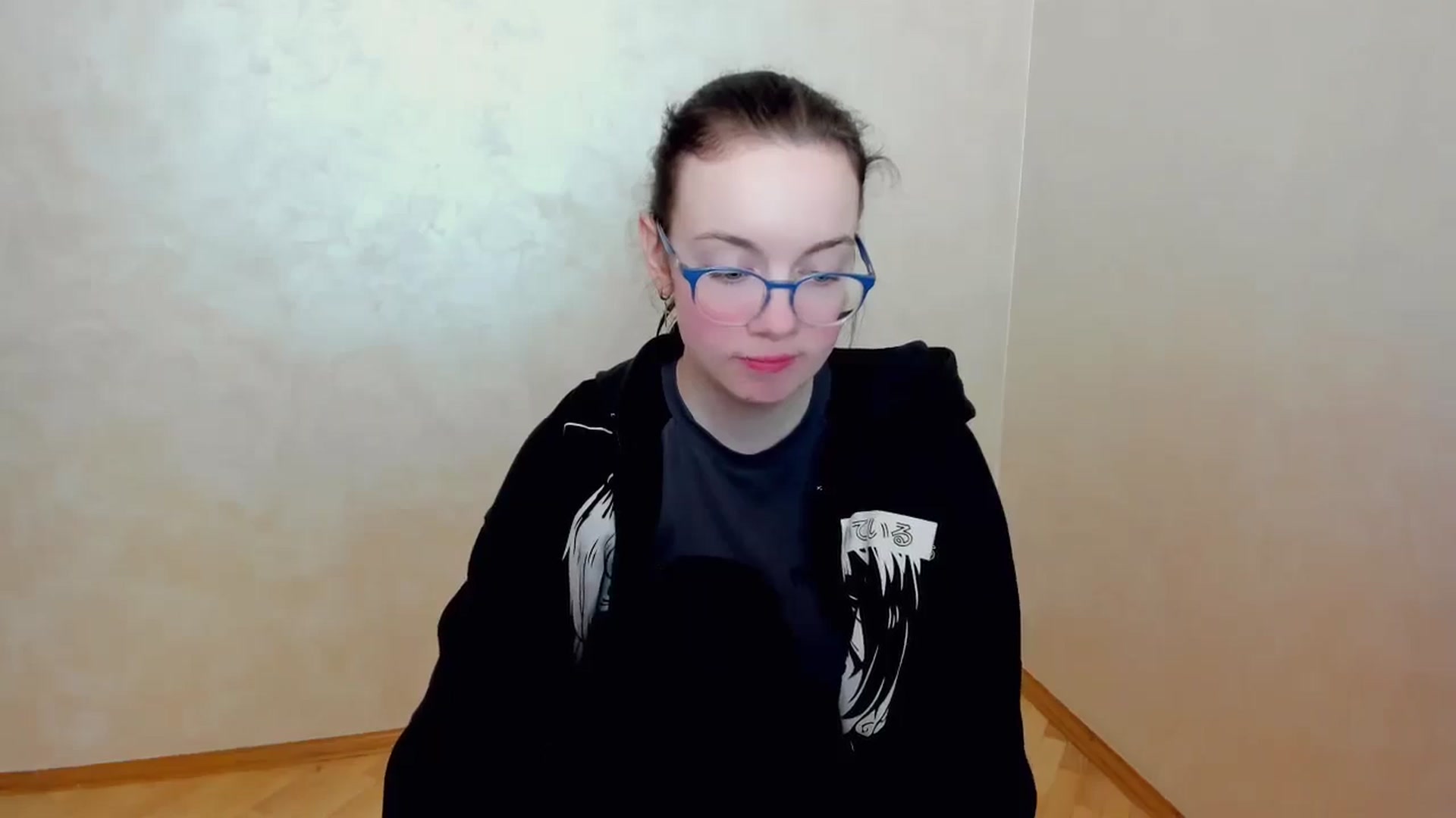 Gallery image thumbnail from Baby_Melania's myfreecams stream on, 04/14/2025, 19:25 image 17 of 20