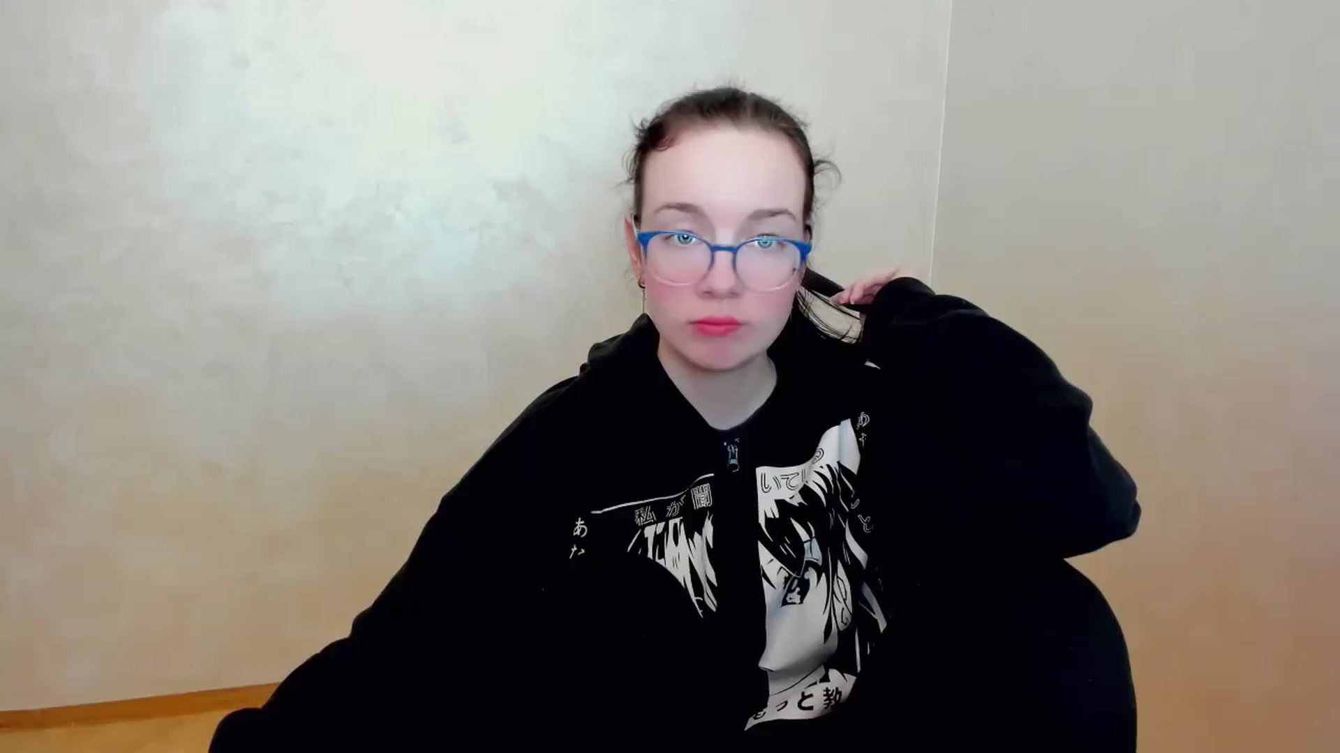 Gallery image thumbnail from Baby_Melania's myfreecams stream on, 04/14/2025, 19:25 image 3 of 20