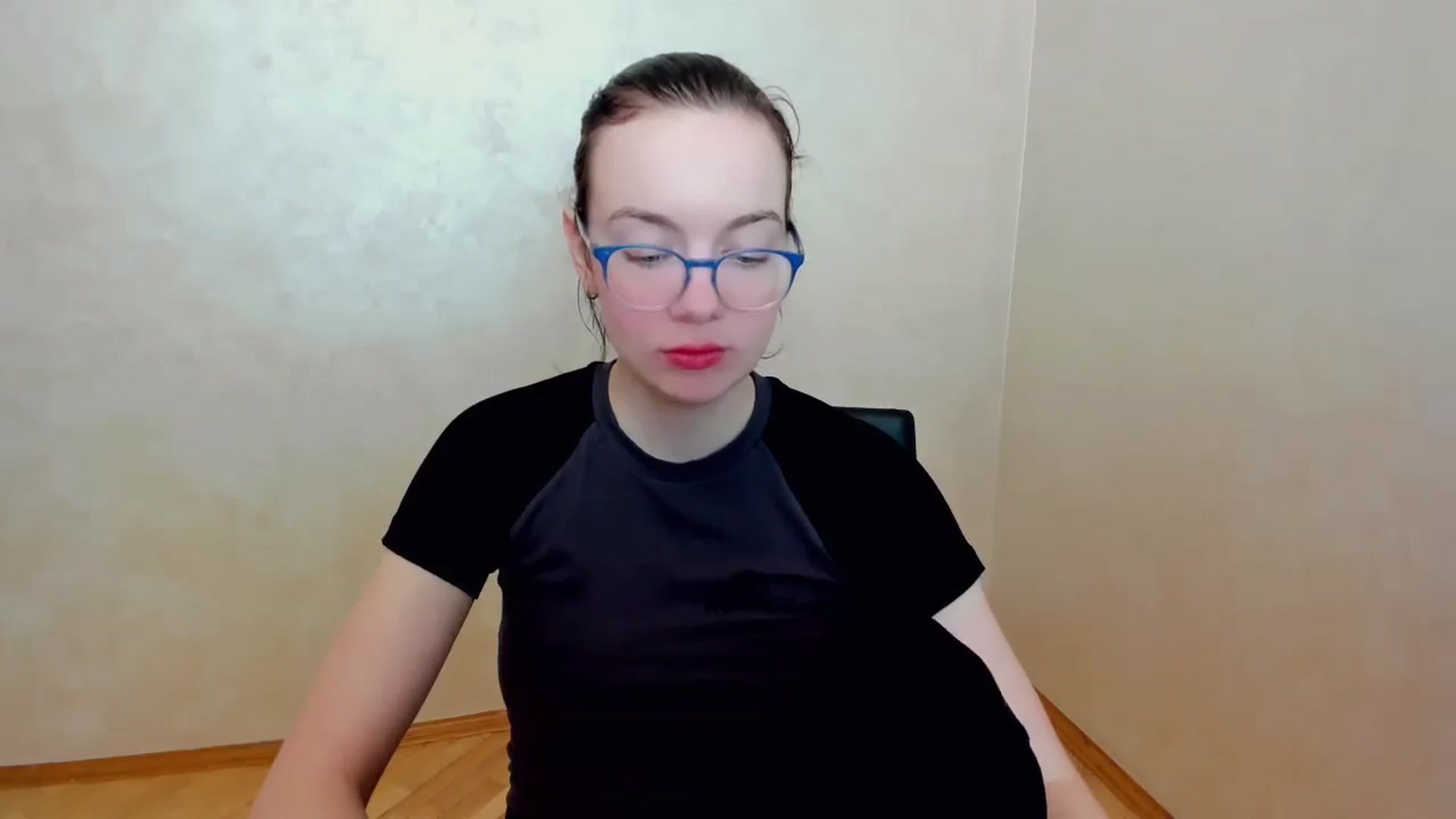 Gallery image thumbnail from Baby_Melania's myfreecams stream on, 04/15/2025, 16:58 image 9 of 20