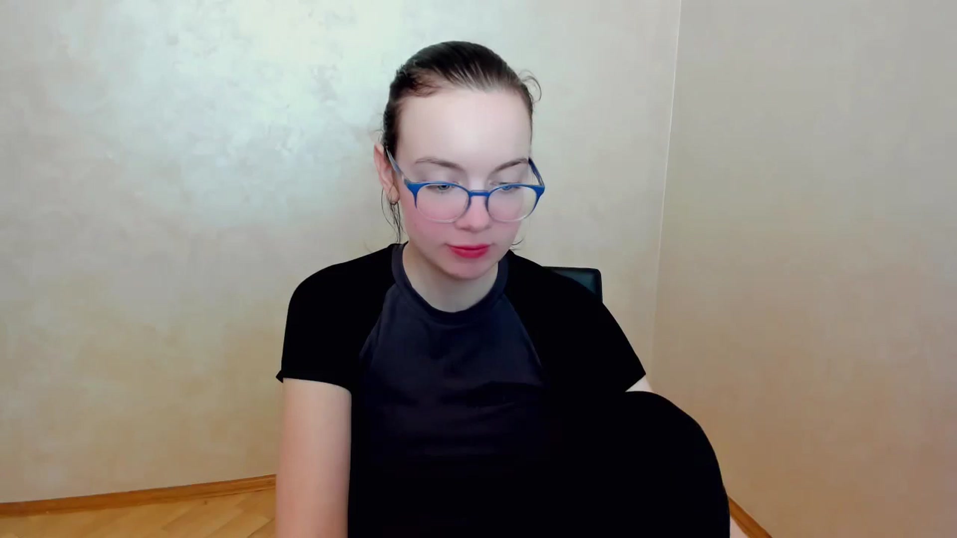 Gallery image thumbnail from Baby_Melania's myfreecams stream on, 04/15/2025, 16:58 image 10 of 20