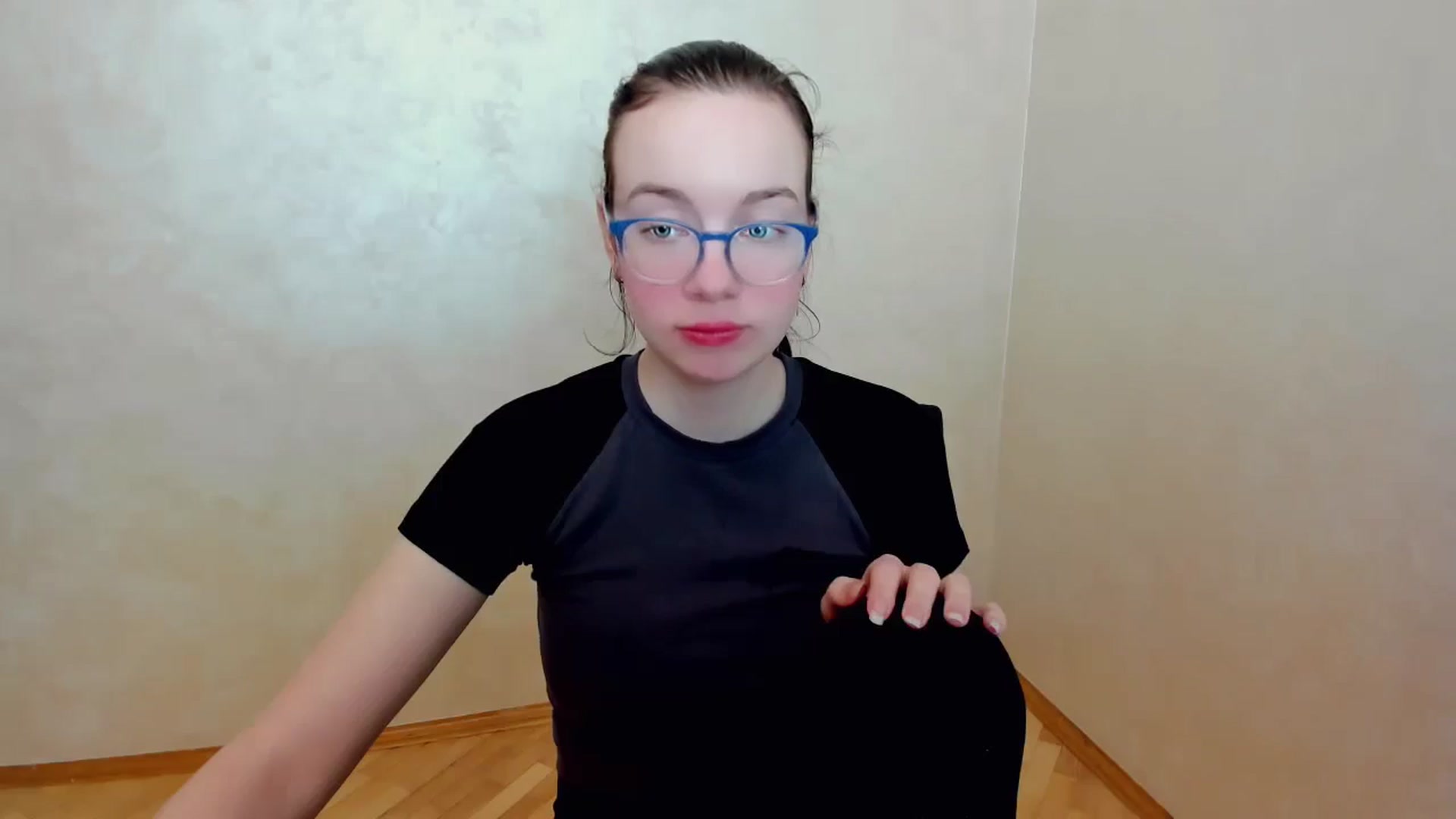 Gallery image thumbnail from Baby_Melania's myfreecams stream on, 04/15/2025, 16:58 image 15 of 20