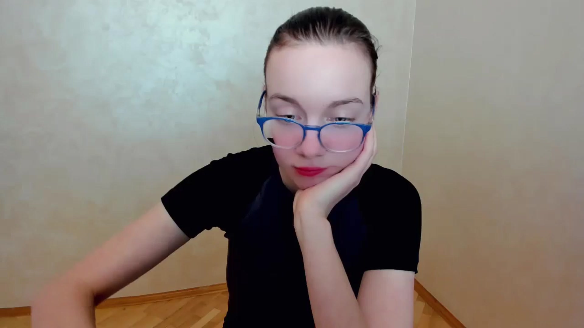 Gallery image thumbnail from Baby_Melania's myfreecams stream on, 04/15/2025, 21:11 image 16 of 20