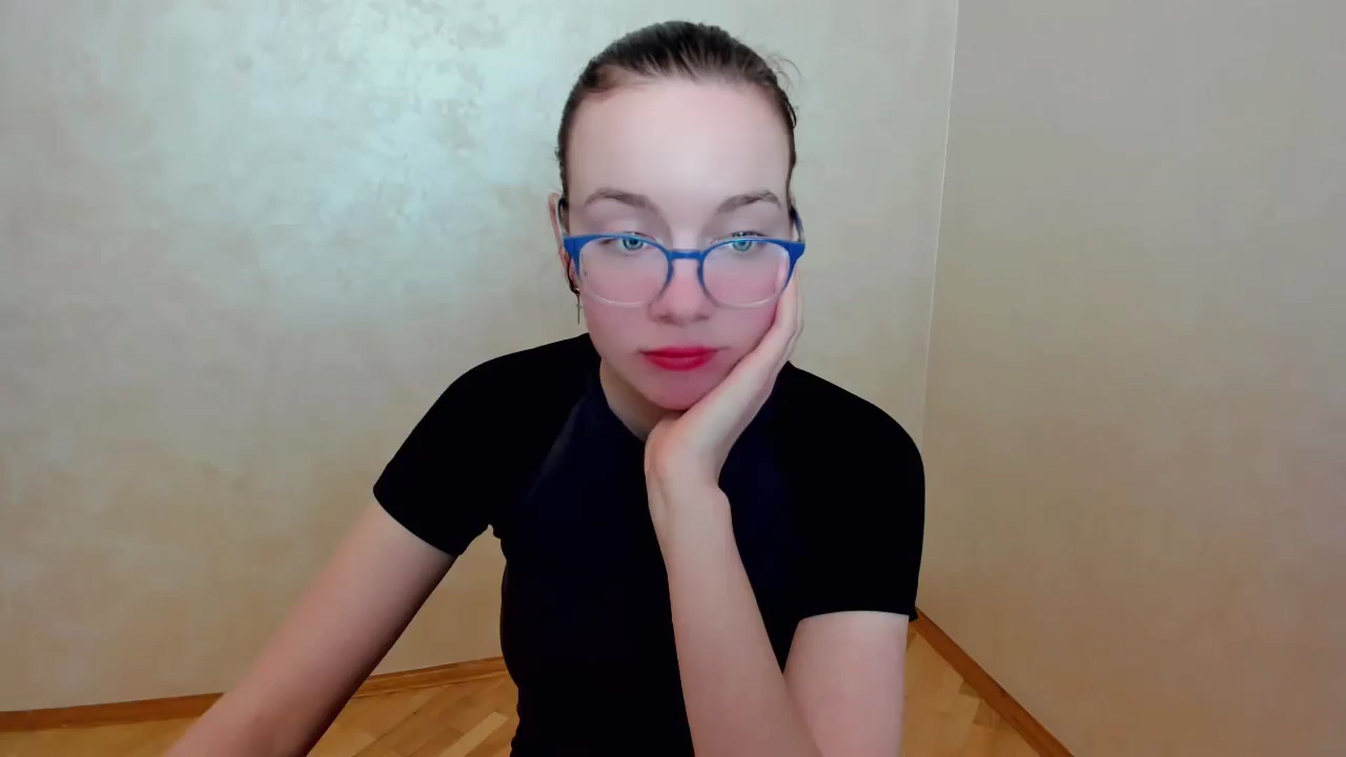 Gallery image thumbnail from Baby_Melania's myfreecams stream on, 04/15/2025, 21:11 image 18 of 20