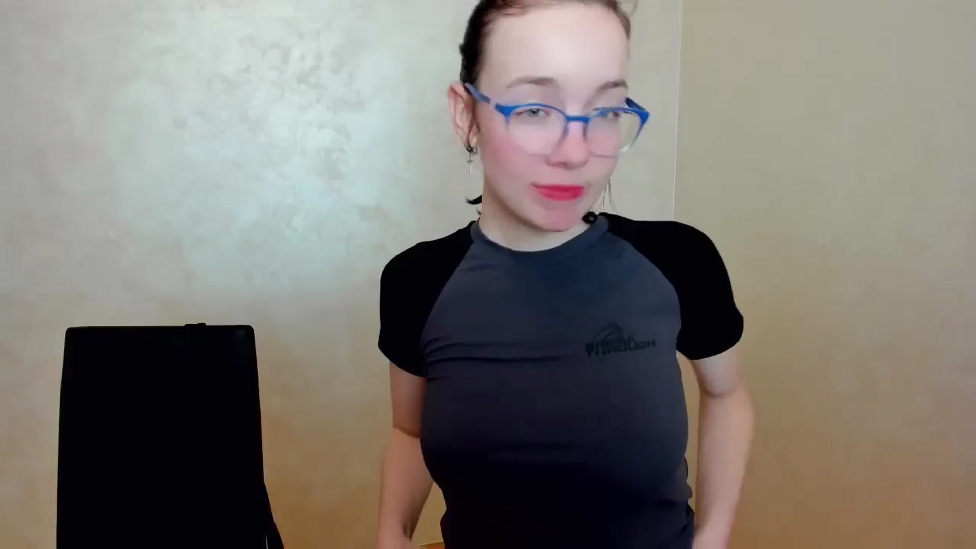 Gallery image thumbnail from Baby_Melania's myfreecams stream on, 04/15/2025, 21:11 image 8 of 20