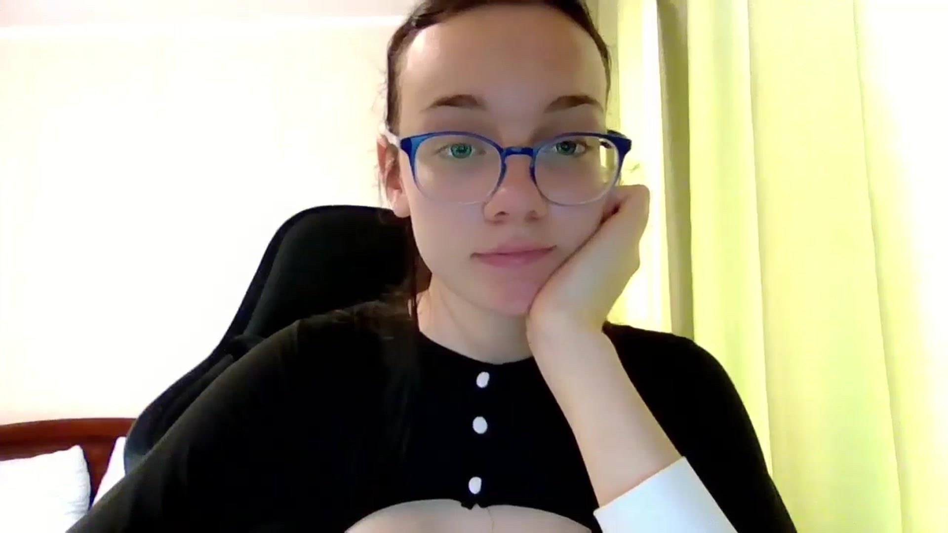 Gallery image thumbnail from Baby_Melania's myfreecams stream on, 07/06/2025, 16:38 image 4 of 20