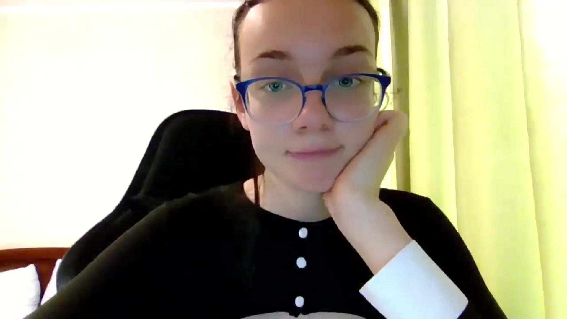 Gallery image thumbnail from Baby_Melania's myfreecams stream on, 07/06/2025, 16:38 image 12 of 20