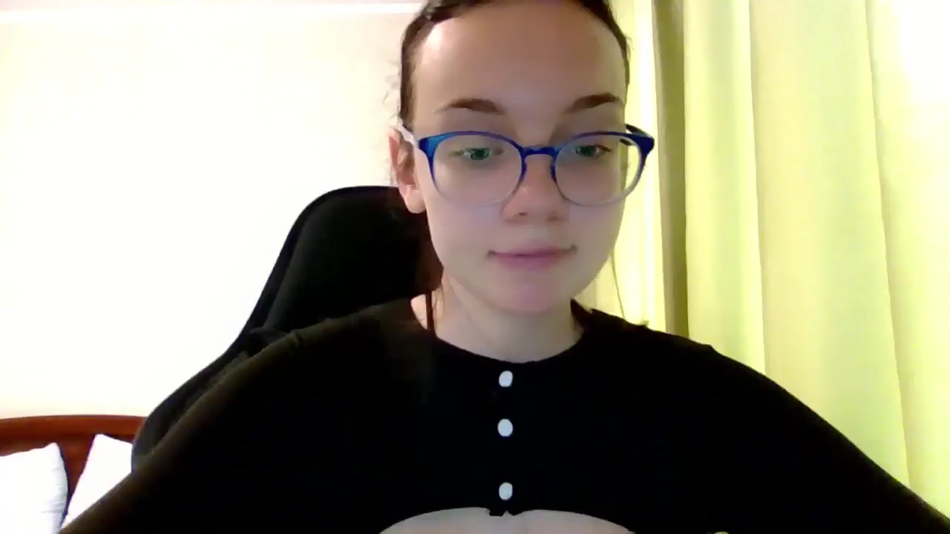 Gallery image thumbnail from Baby_Melania's myfreecams stream on, 07/06/2025, 16:38 image 17 of 20