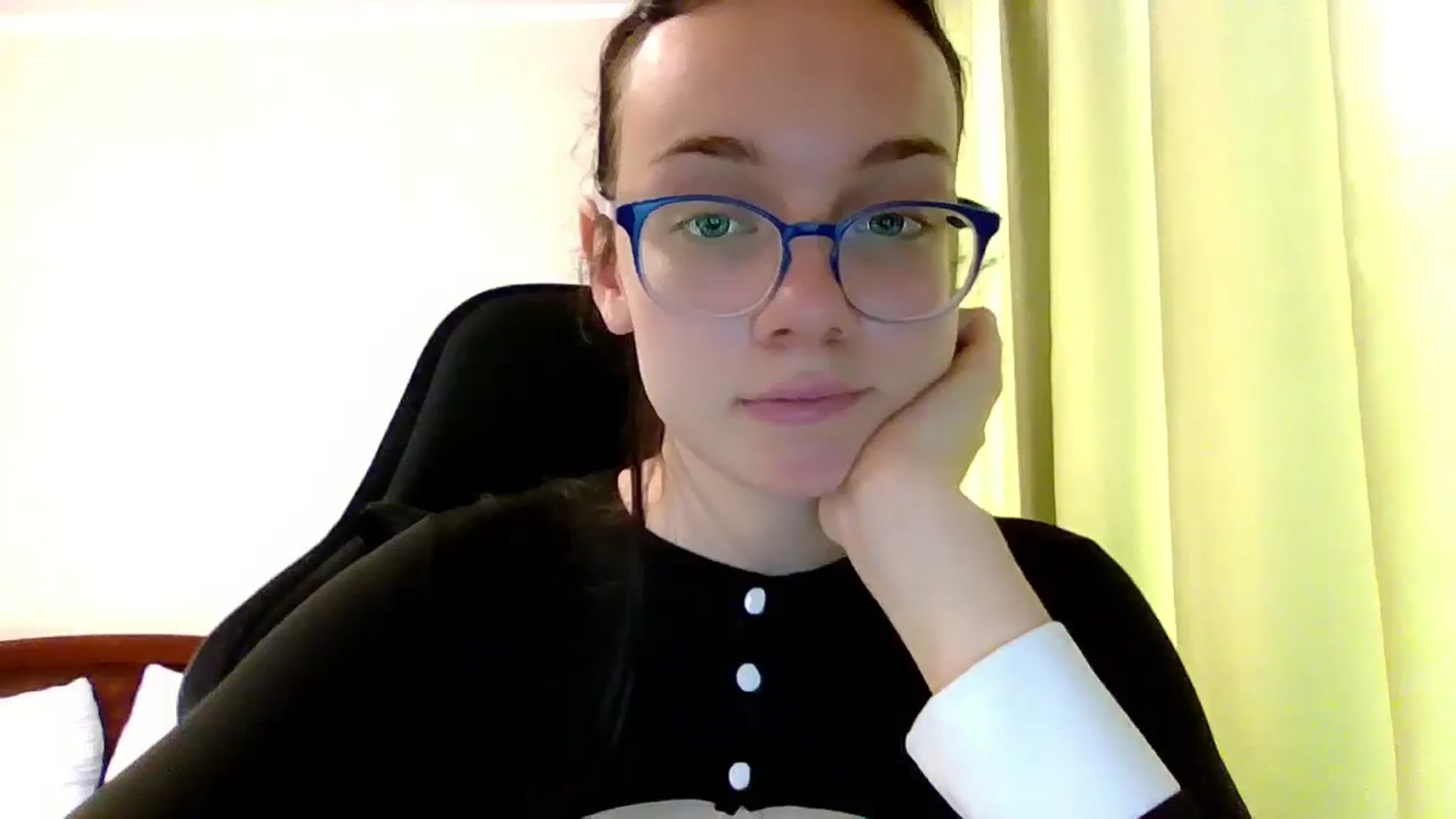 Gallery image thumbnail from Baby_Melania's myfreecams stream on, 07/06/2025, 16:38 image 18 of 20
