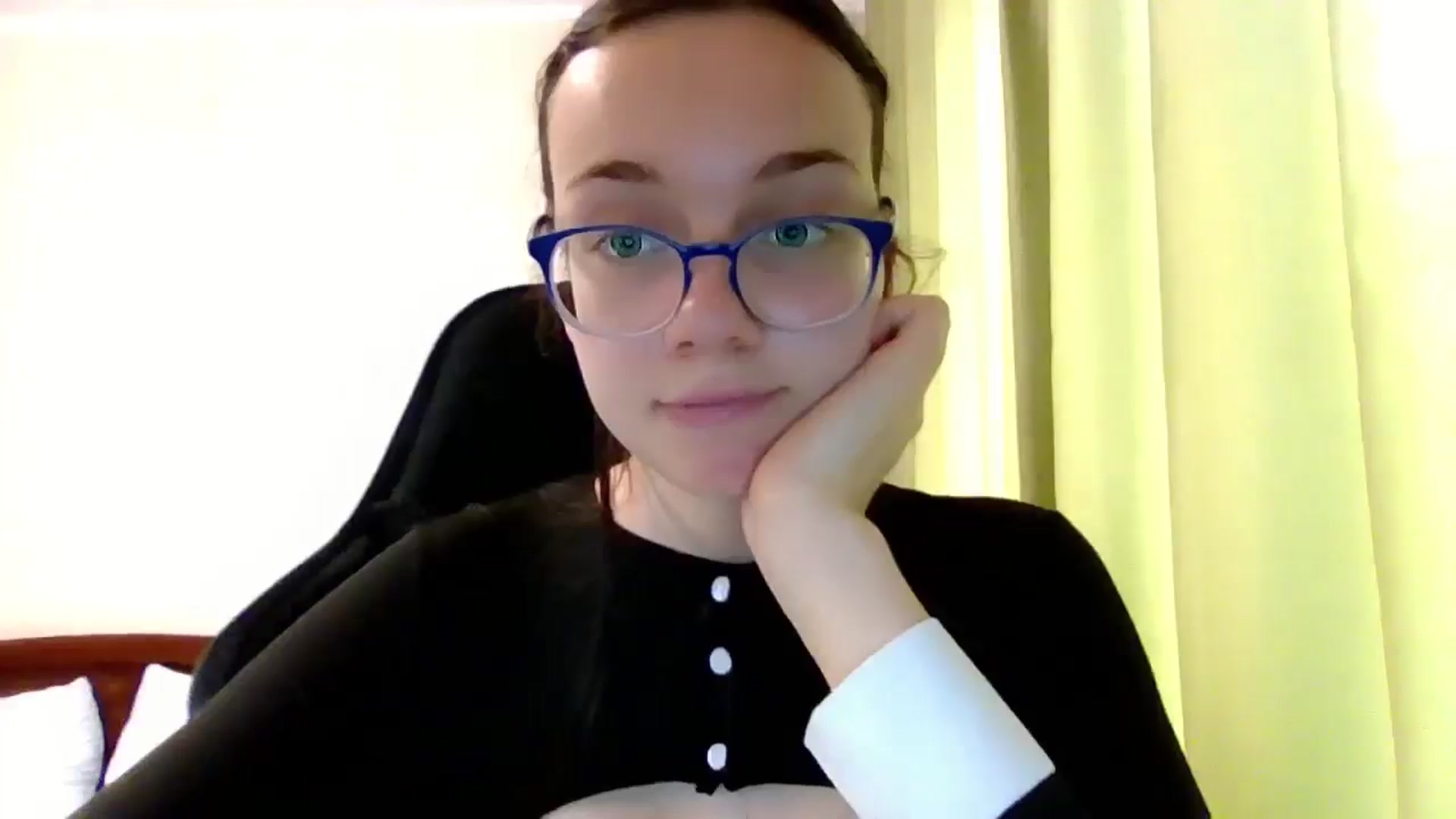 Gallery image thumbnail from Baby_Melania's myfreecams stream on, 07/06/2025, 16:38 image 14 of 20