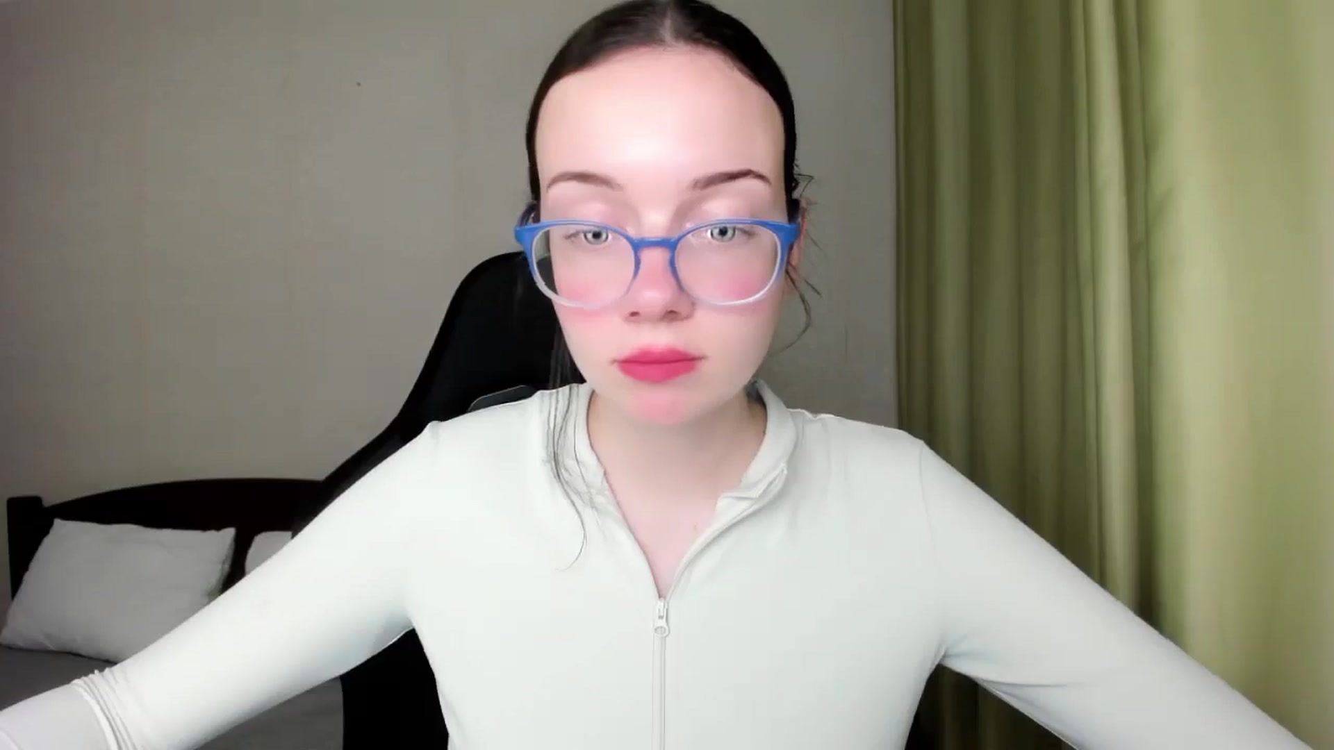 Gallery image thumbnail from Baby_Melania's myfreecams stream on, 08/06/2025, 23:14 image 16 of 20